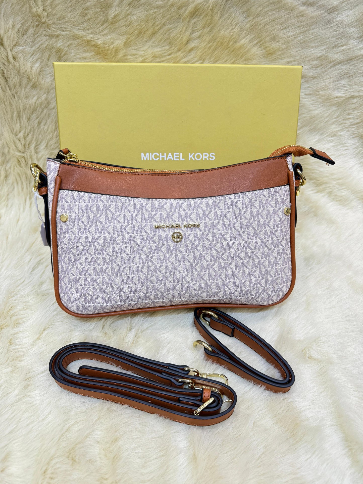 MICHAEL KORS BEIGE BROWN HAND BAG ( WITH BOX )