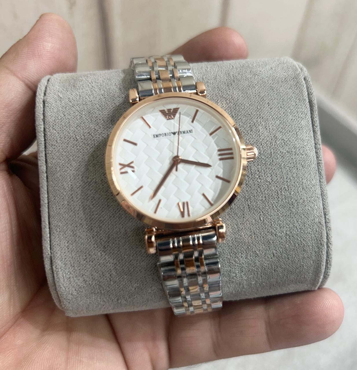 EMPORIO ARMANI WATCH LADY'S WATCH (WITHOUT BOX )