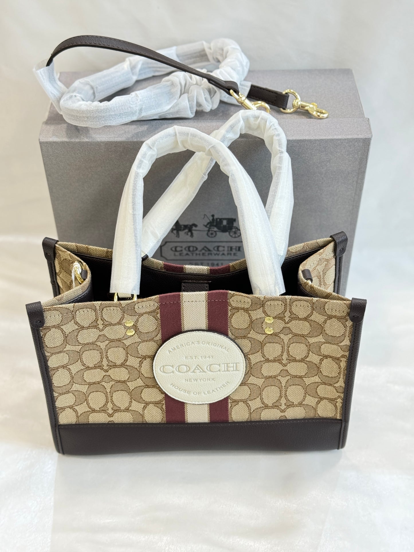 COACH DEMPSEY TOTE BAG ( WITH BOX )