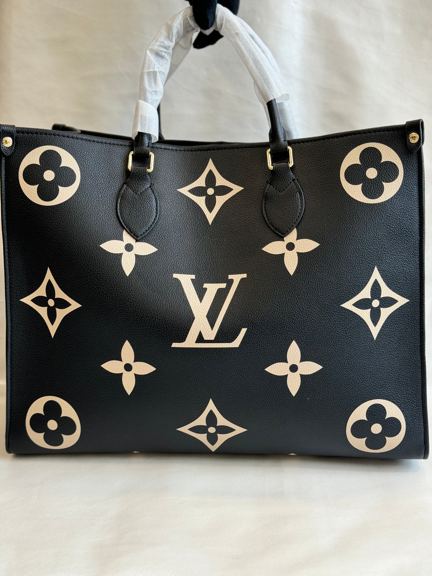 LOUIS VUITTON BLACK EMBOSSED ON THE GO TOTE BAG ( WITHOUT BOX )