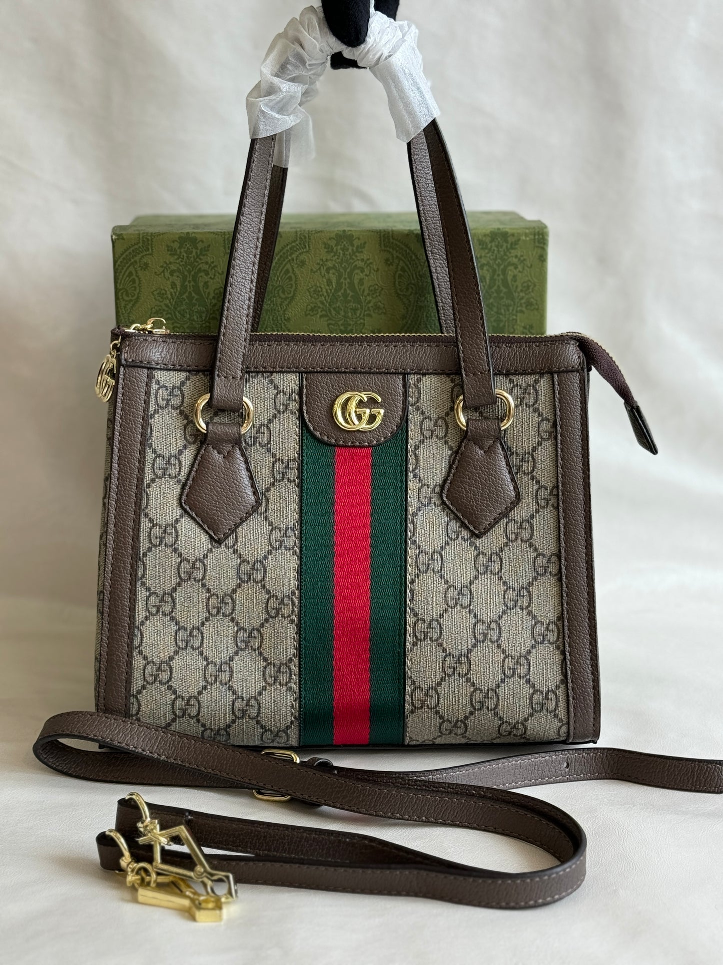 GUCCI PREMIUM GG SUPREME OPHIDIA MEDIUM HANDBAG ( WITH BOX )