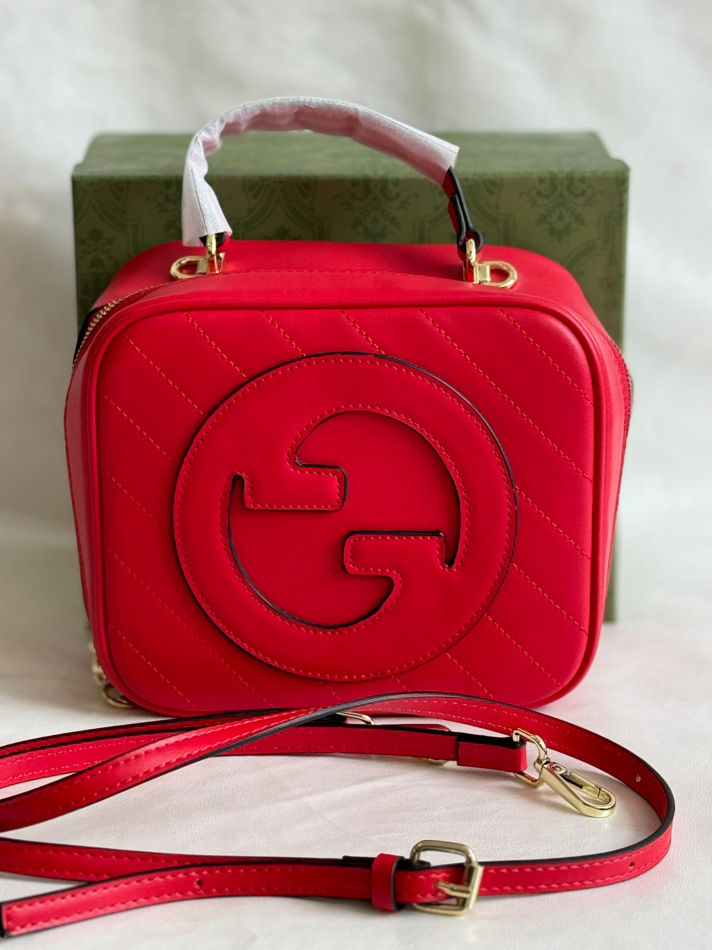 GUCCI RED CROSSBODY BAG (WITH BOX)