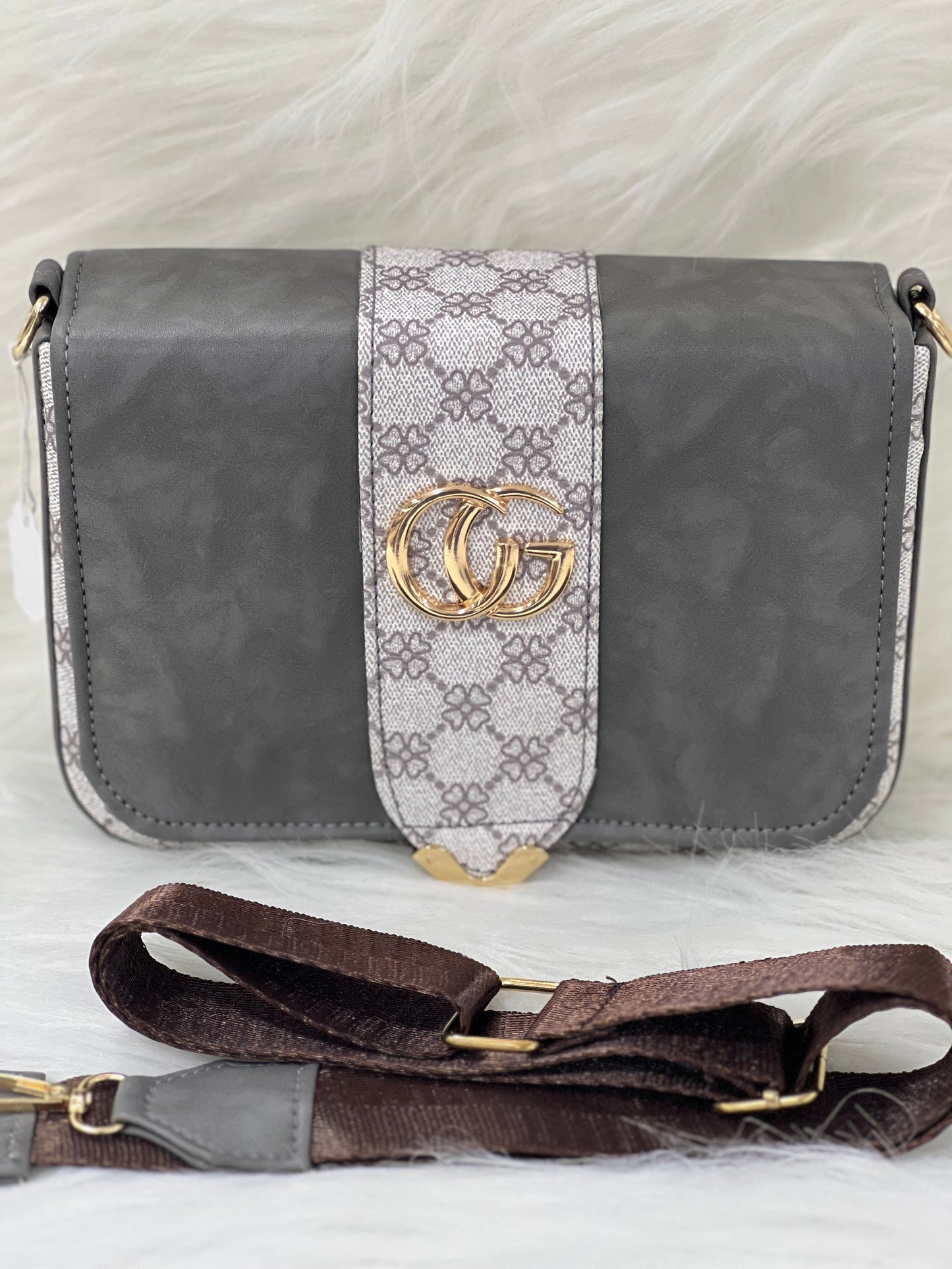 GUCCI BLACK CASUAL BAG ( SLING BAG )