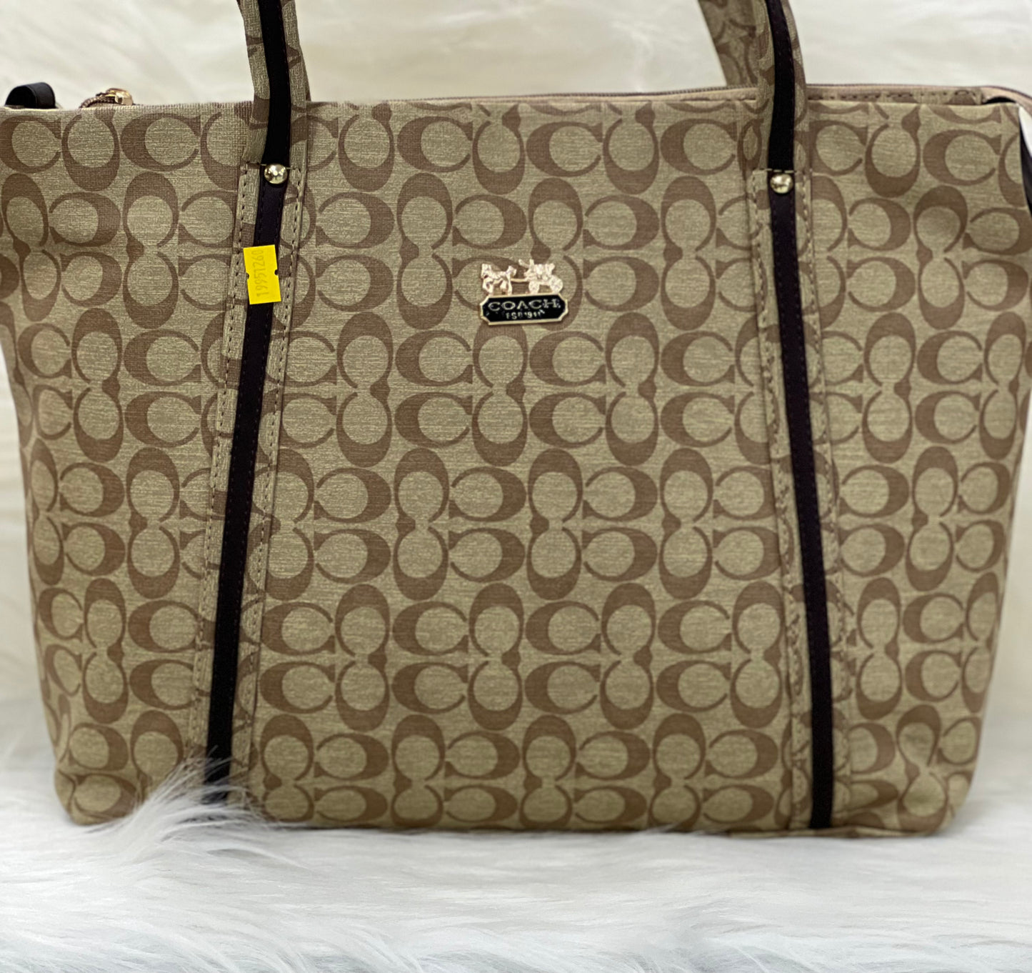 COACH BEIGE CASUAL BAG ( SHOULDER BAG )