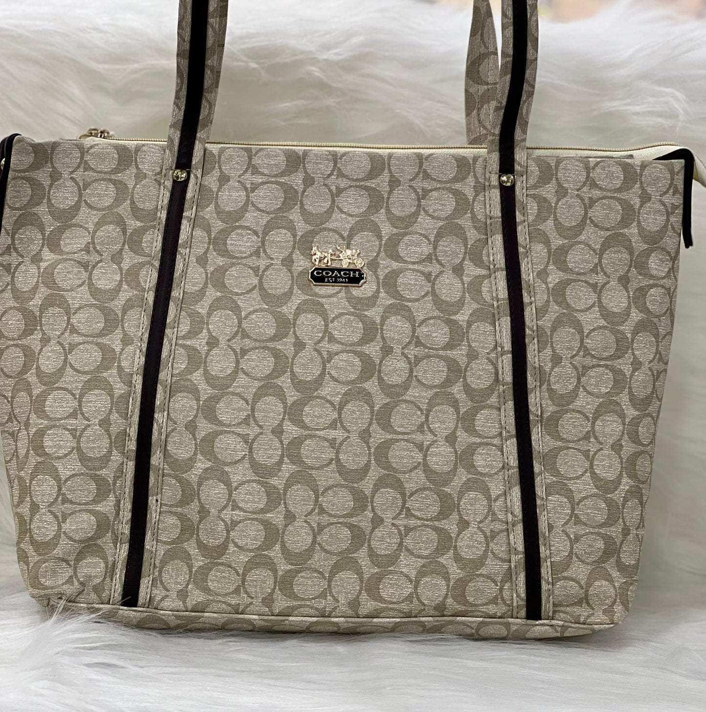 COACH OFF WHITE CASUAL BAG ( SHOULDER BAG )