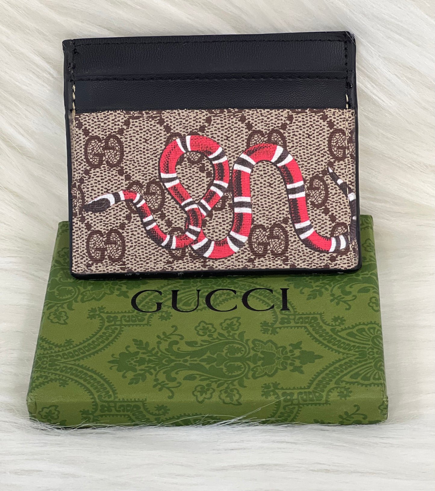 GUCCI Kingsnake print GG Supreme card holder