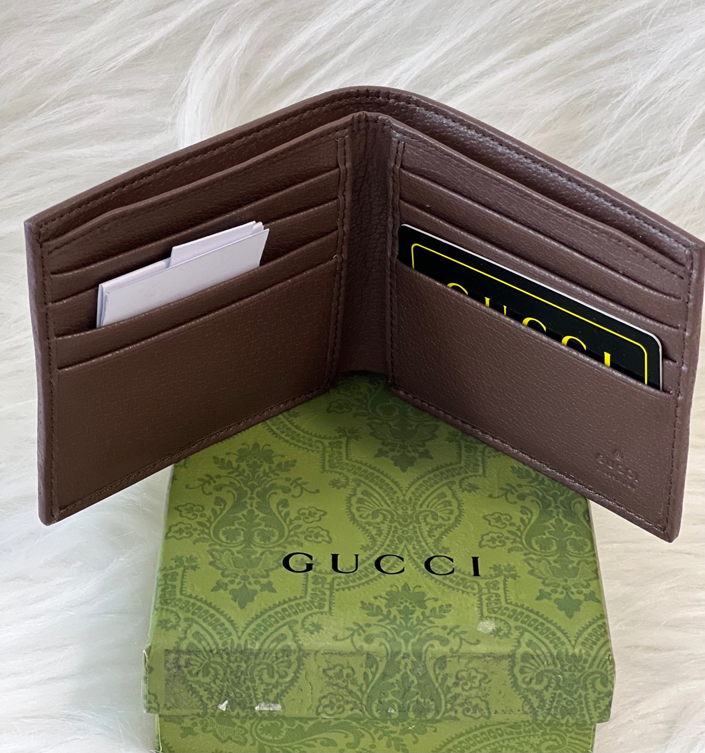 Leather Bi Fold Gucci Wallet For Mens (With House )
