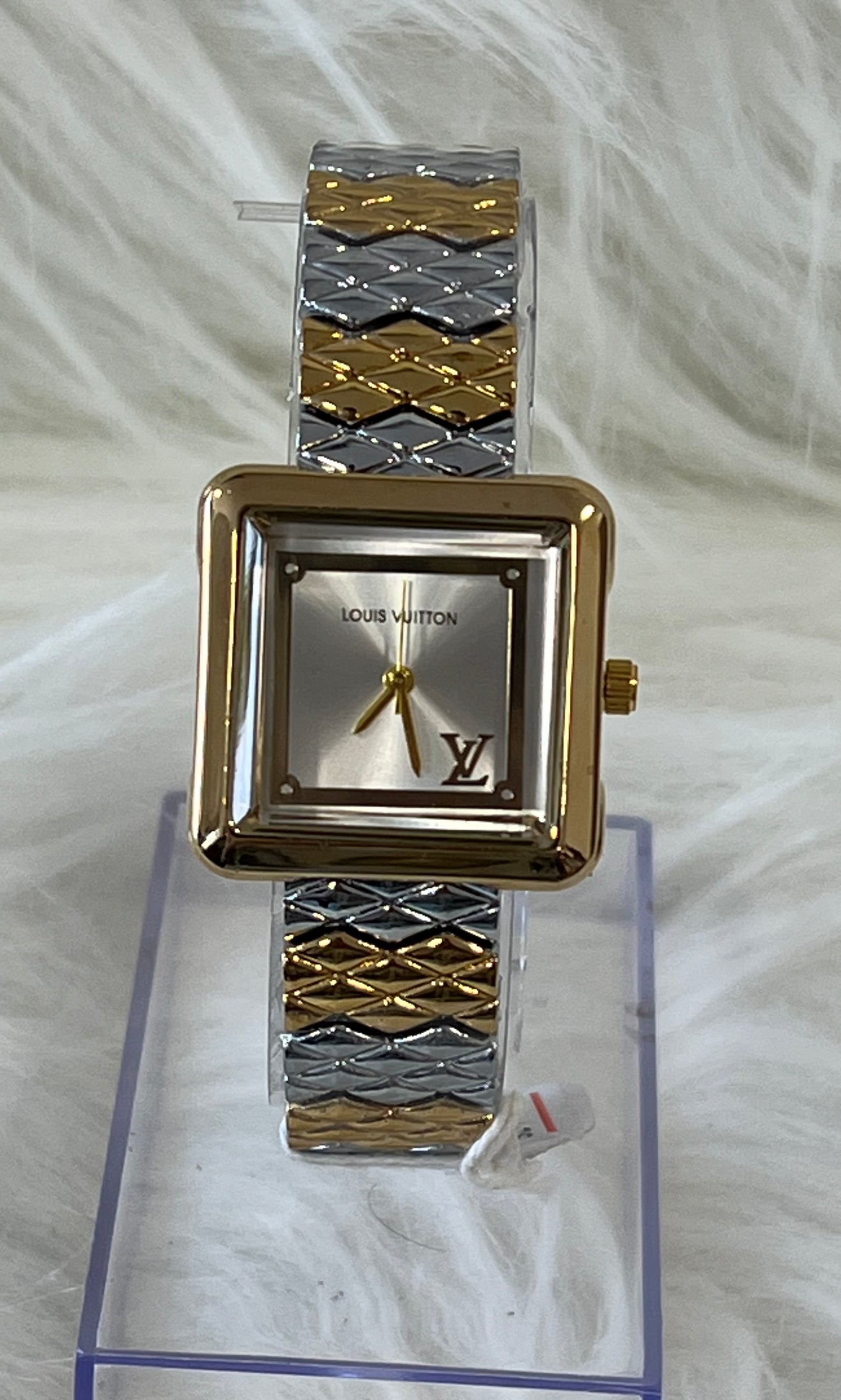 Louis Vuitton Watch For Women’s ( Without Box )