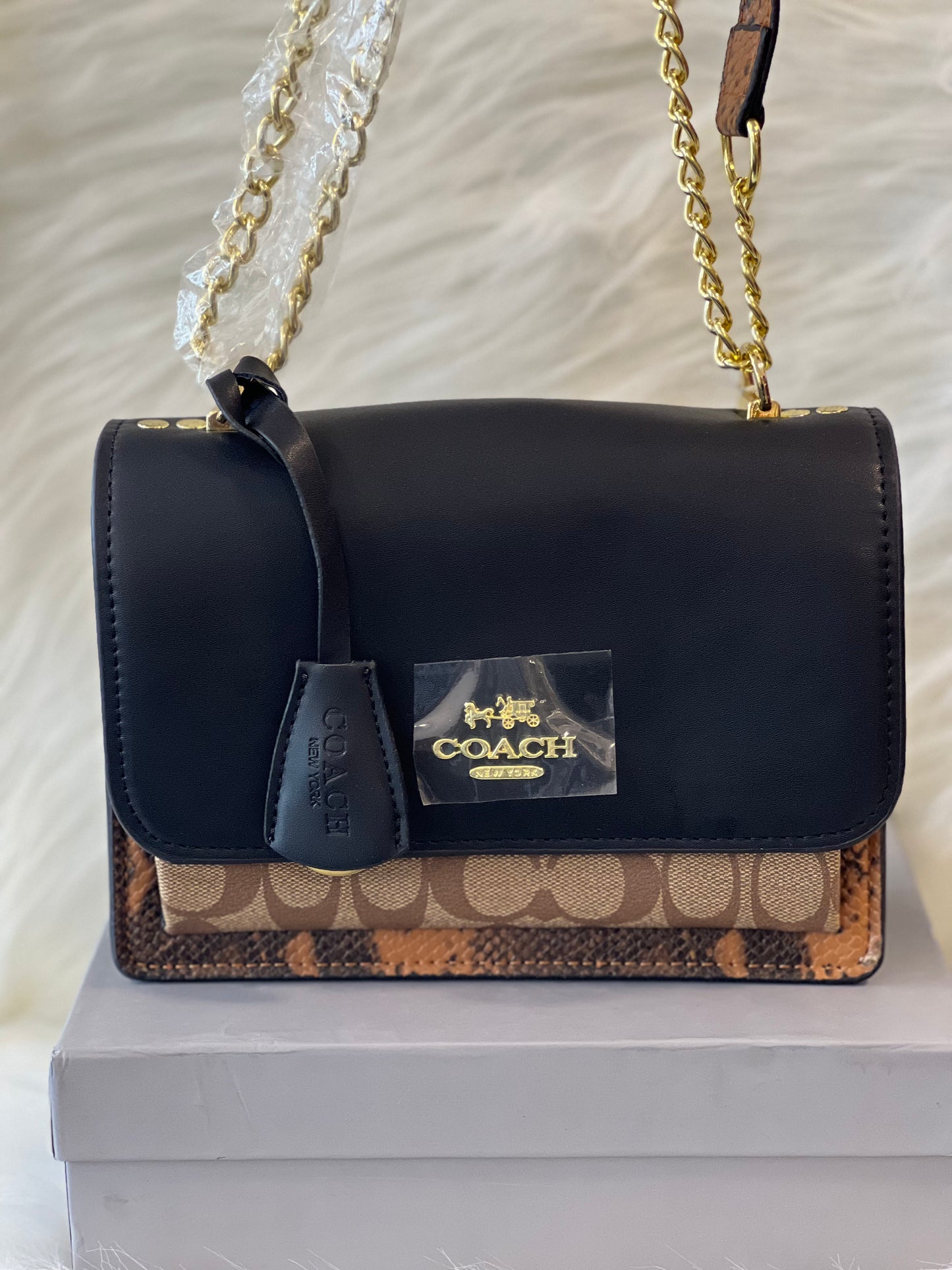 COAACH BLACK COLOR SLING BAG ( WITH BOX )