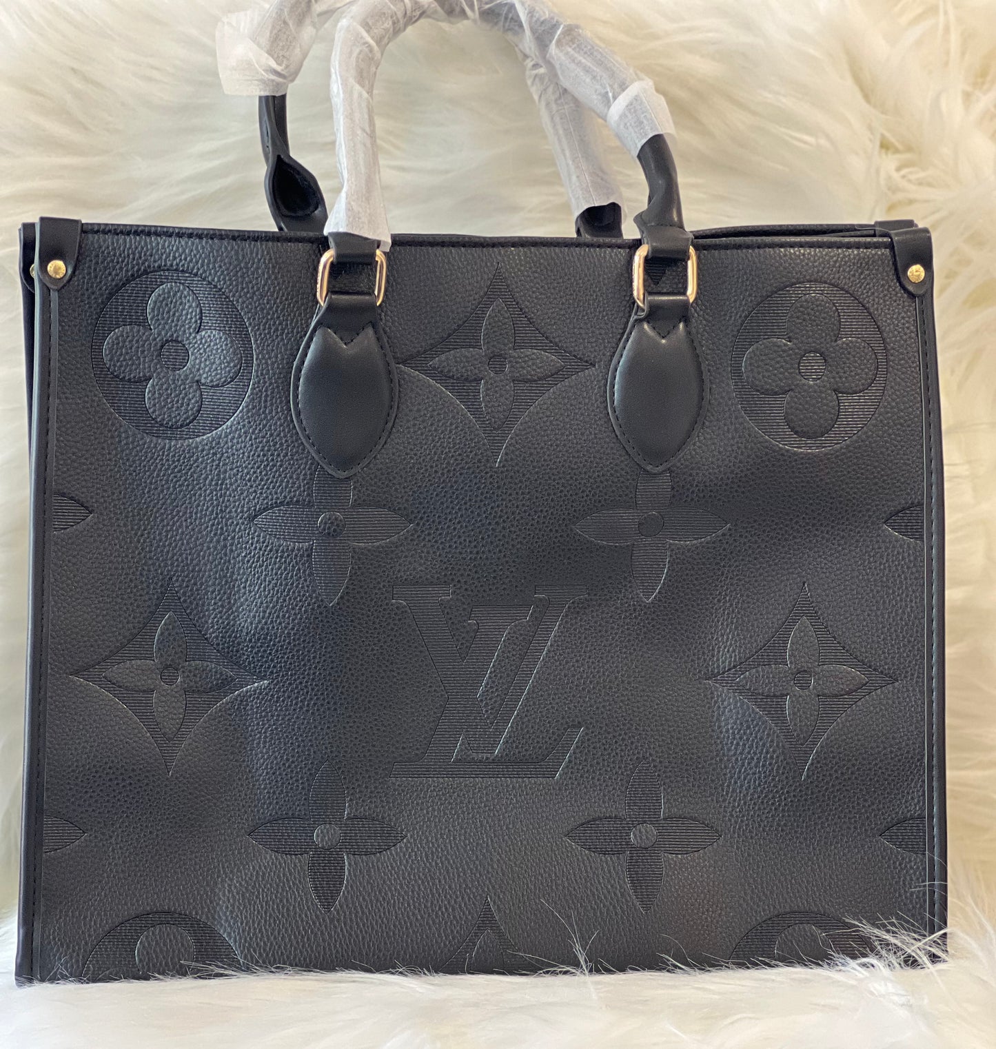 LOUIS VUITTON BLACK ON THE GO TOTE BAG ( WITHOUT BOX )