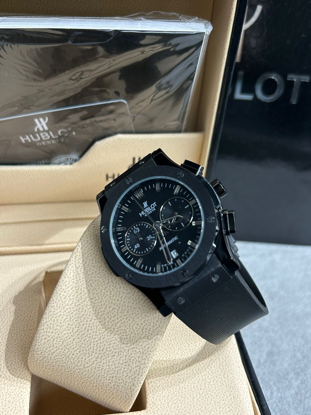 Round Hublot Watch, For  Men