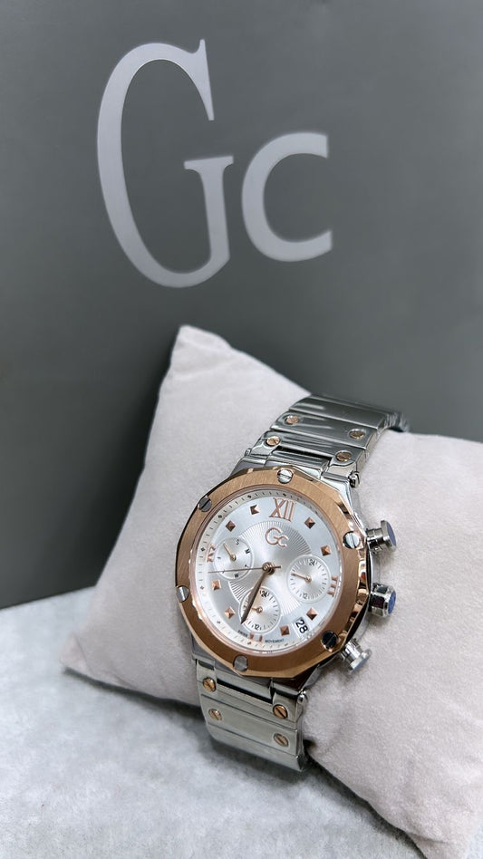 Gc( GUESS WATCH  ) Spirit Lady Silver & Rose Gold Color Women Guess Watch ( Without Box )