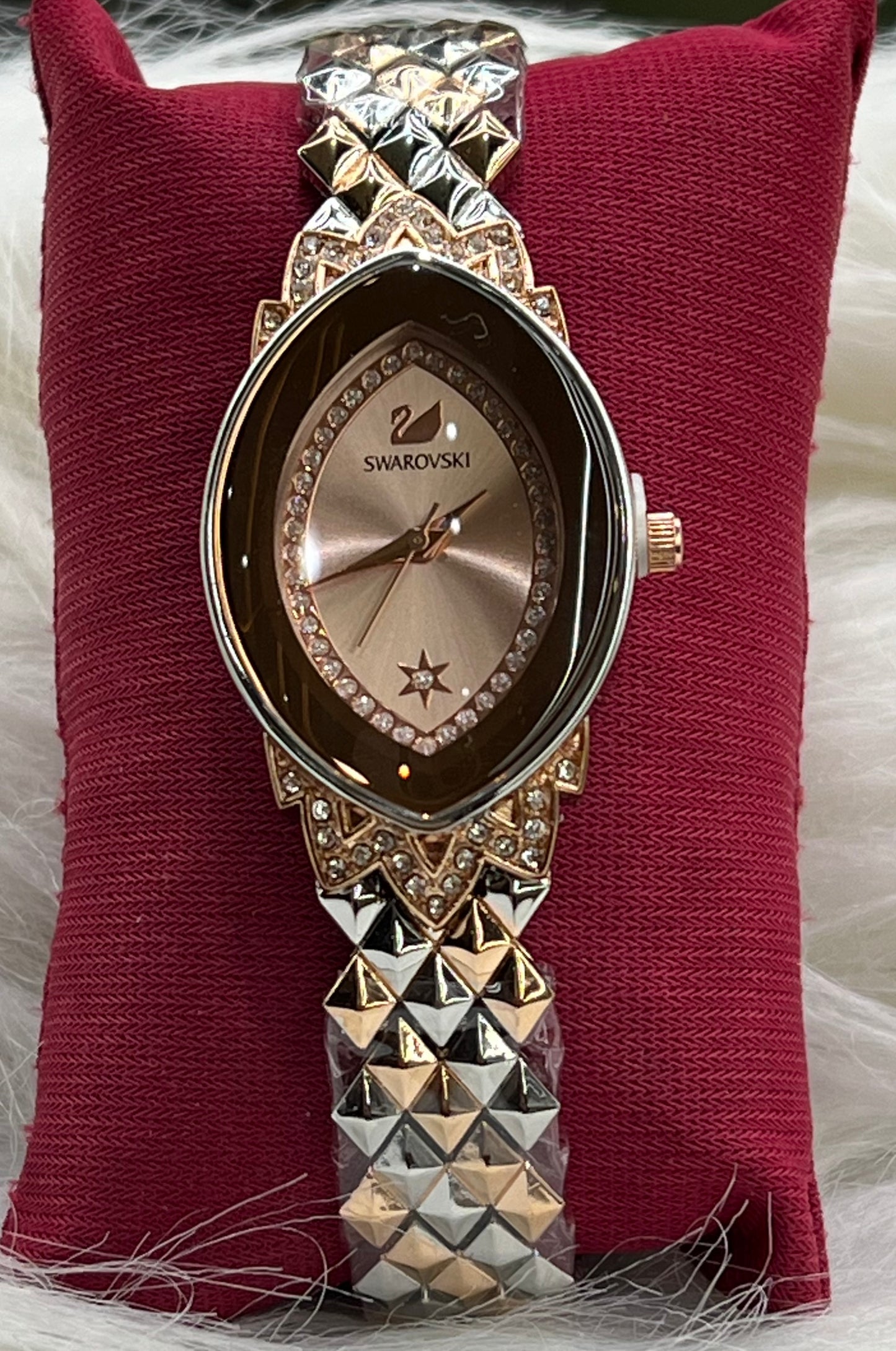 ECONOMICAL  WOMENWATCH'S COPY WATCH SWAROVSKI