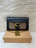 COACH PREMIUM CLUTCH & SLING BAG TBS-000151