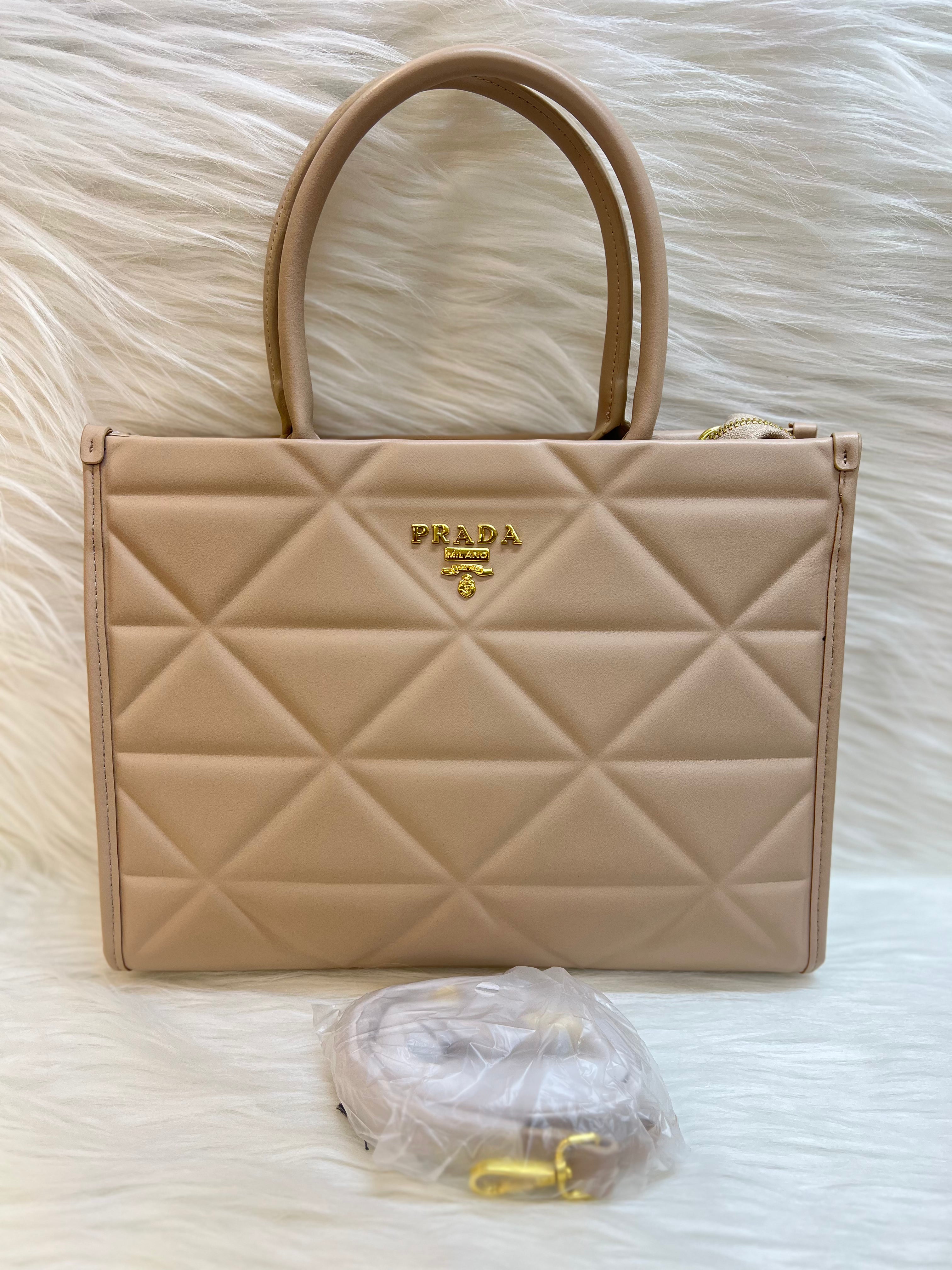 PRADA PREMIUM TOTE  BAG TBS-000189