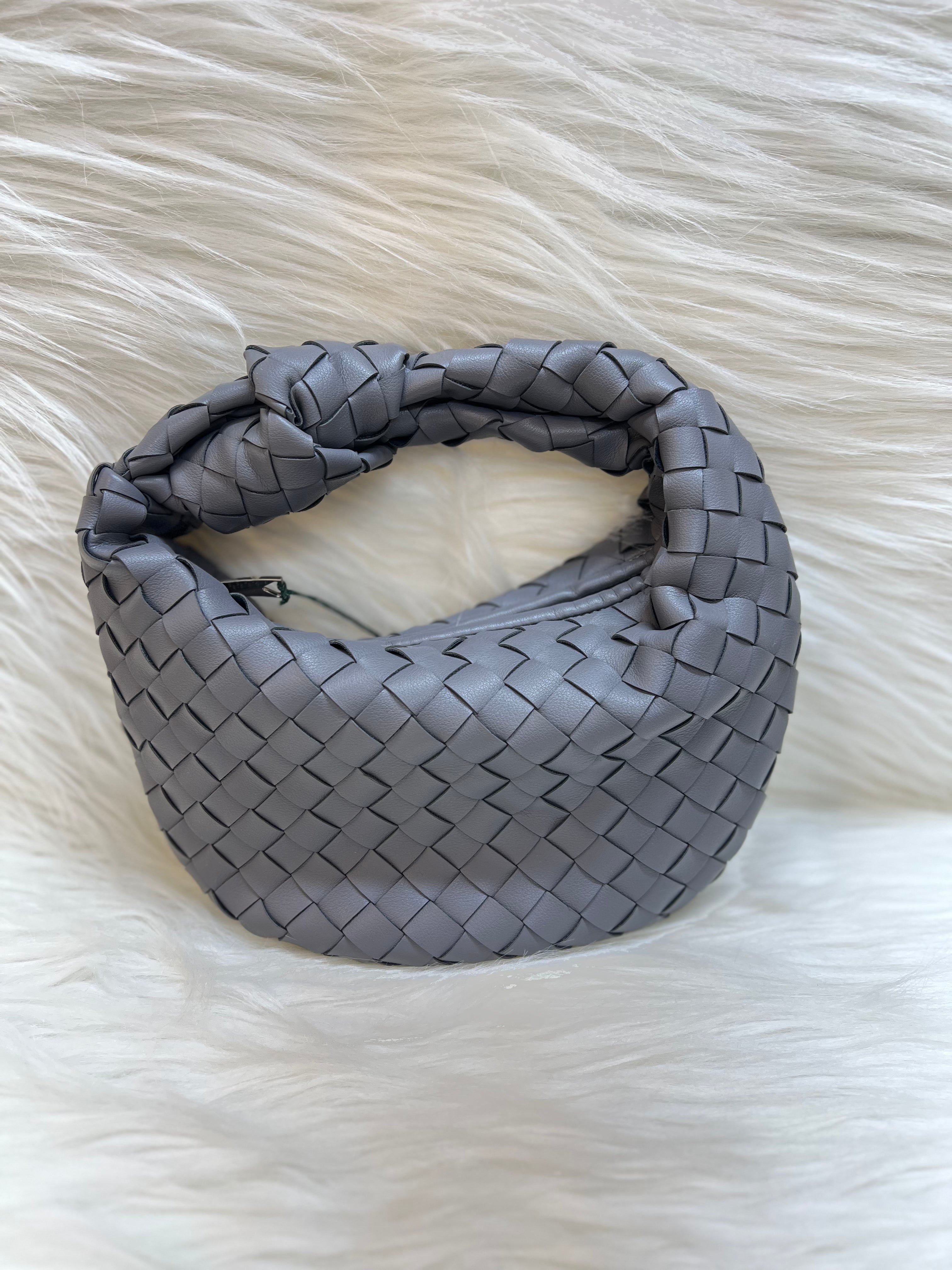 BOTTEGA VENETA PREMIUM HAND BAG TBS-000217