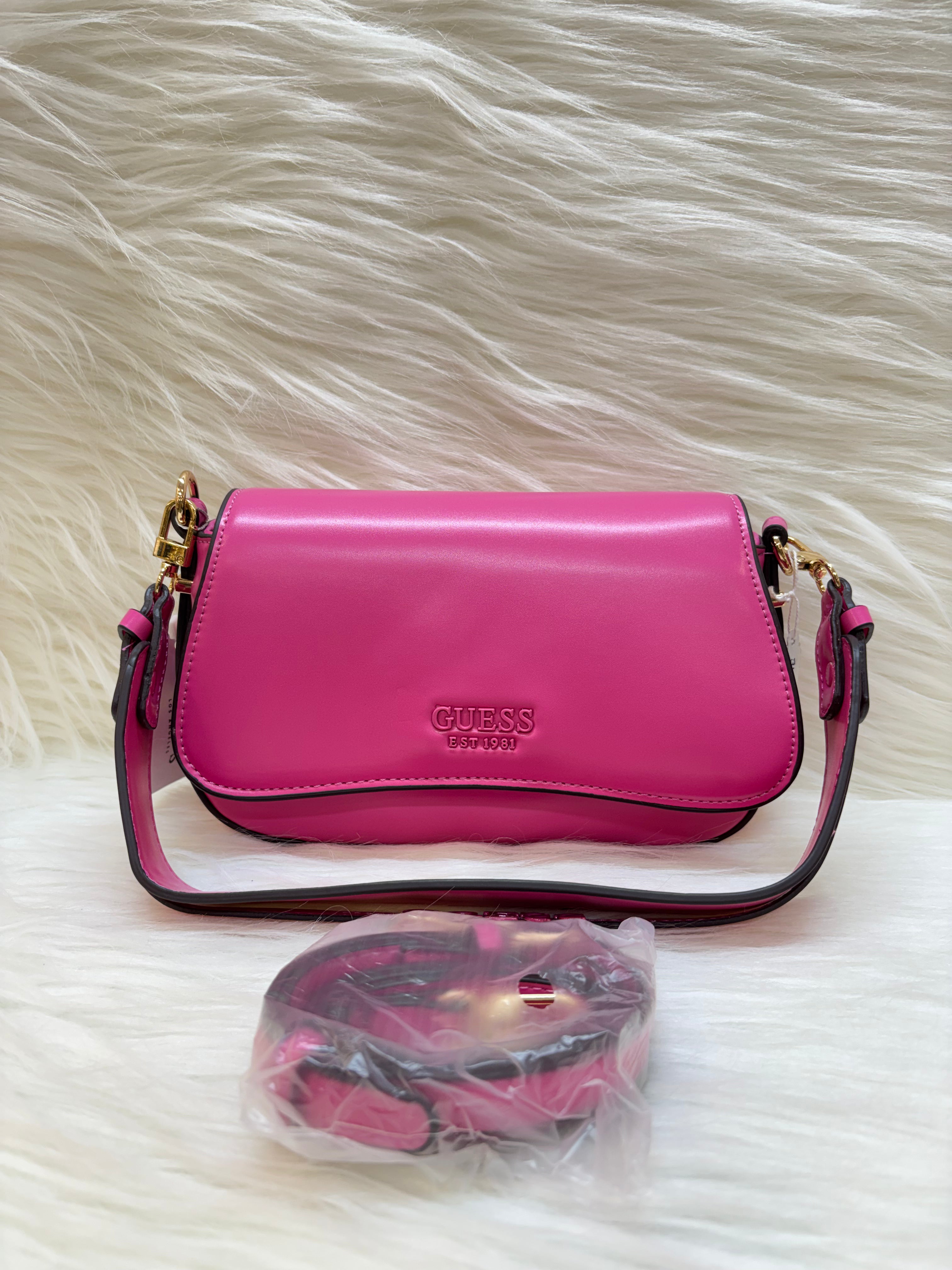 GUESS PREMIUM SLING  BAG TBS-000110
