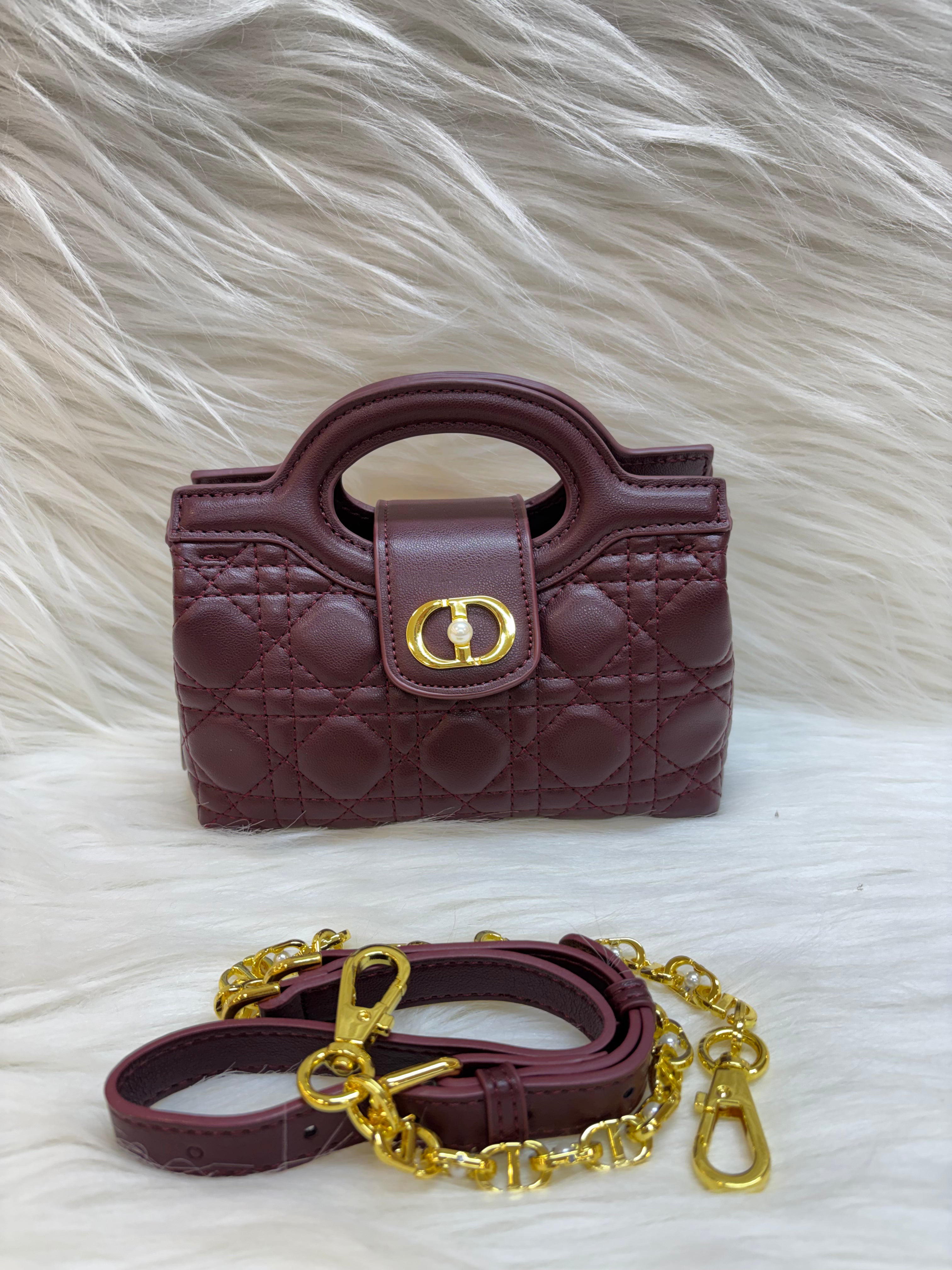 DIOR PREMIUM HAND BAG TBS-000237