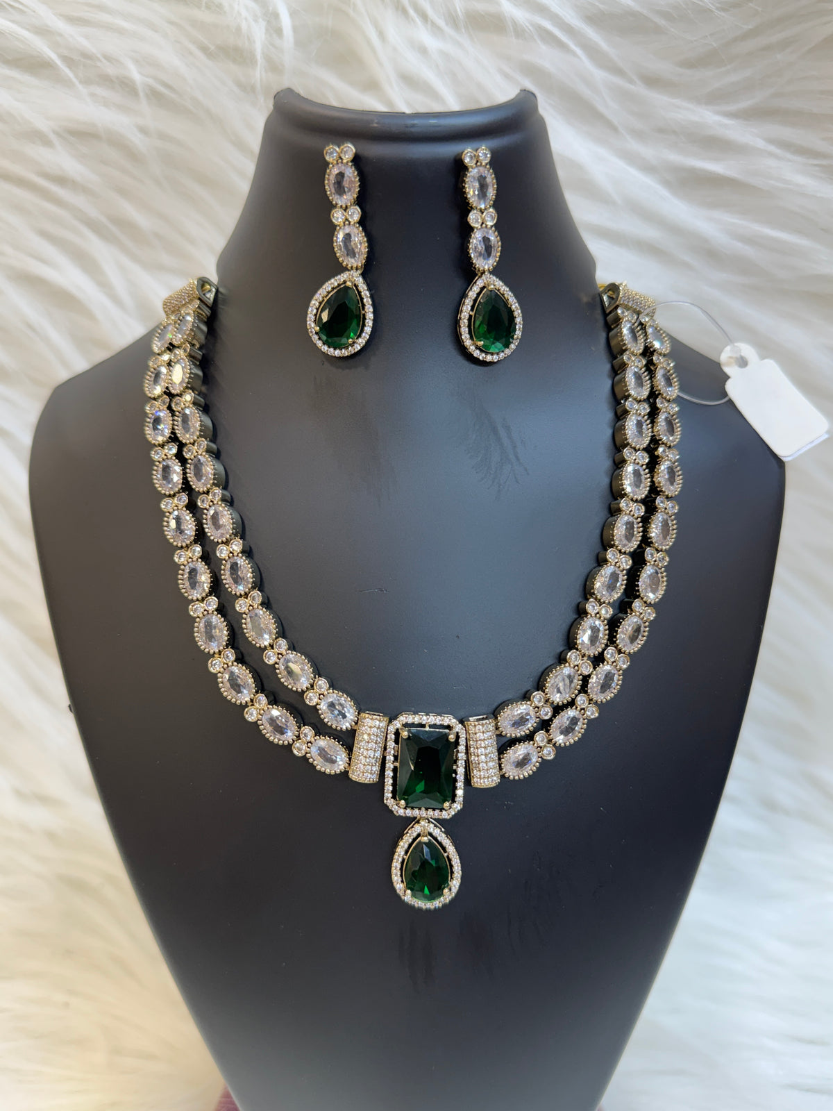 ELEGENT DOUBLE LAYER EMERALD GREEN &CZ NECKLACE SET WITH MATCHING EARRINGS-TBS-09
