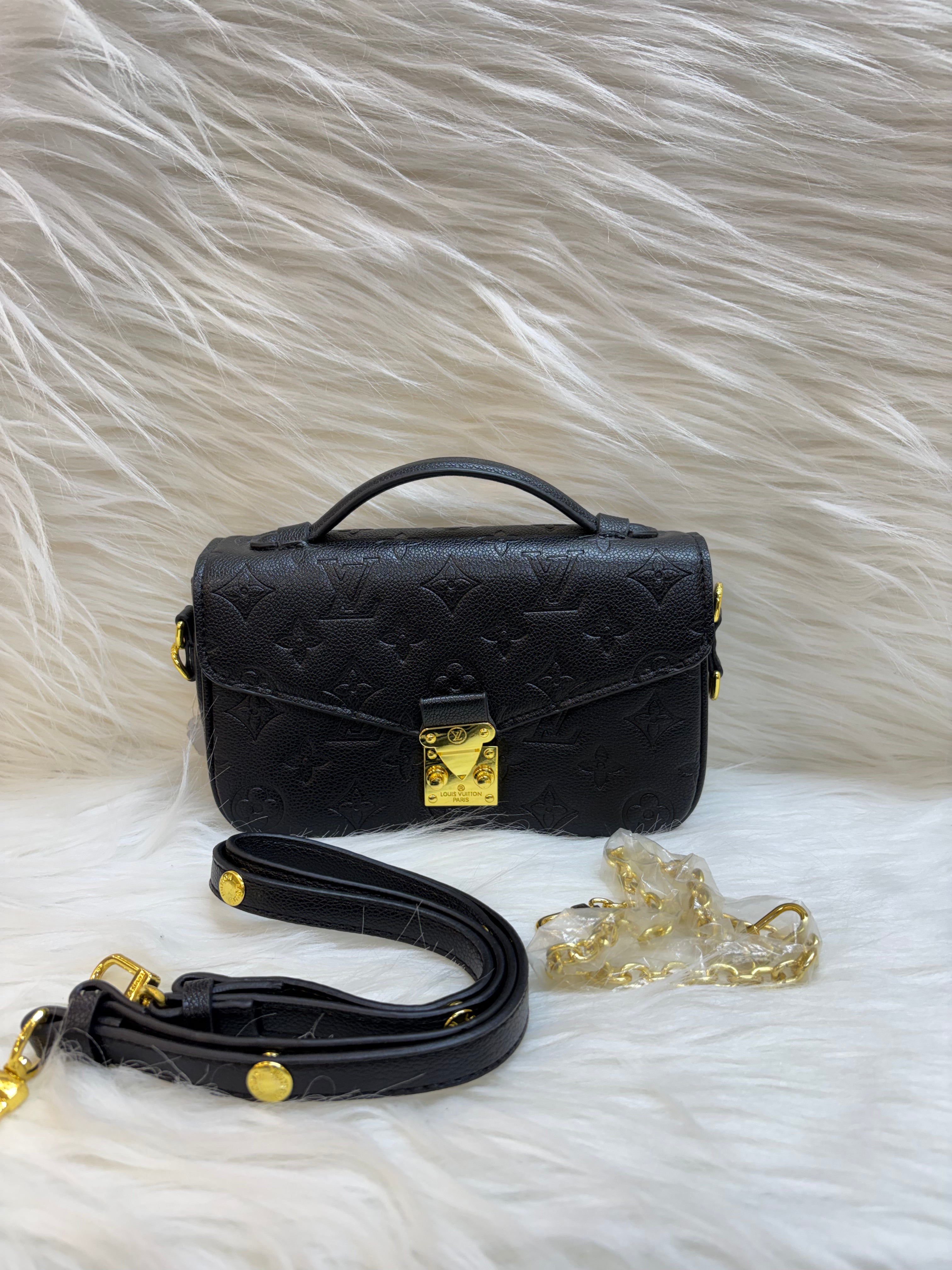 LV PREMIUM HAND BAG TBS-B000468 BLACK