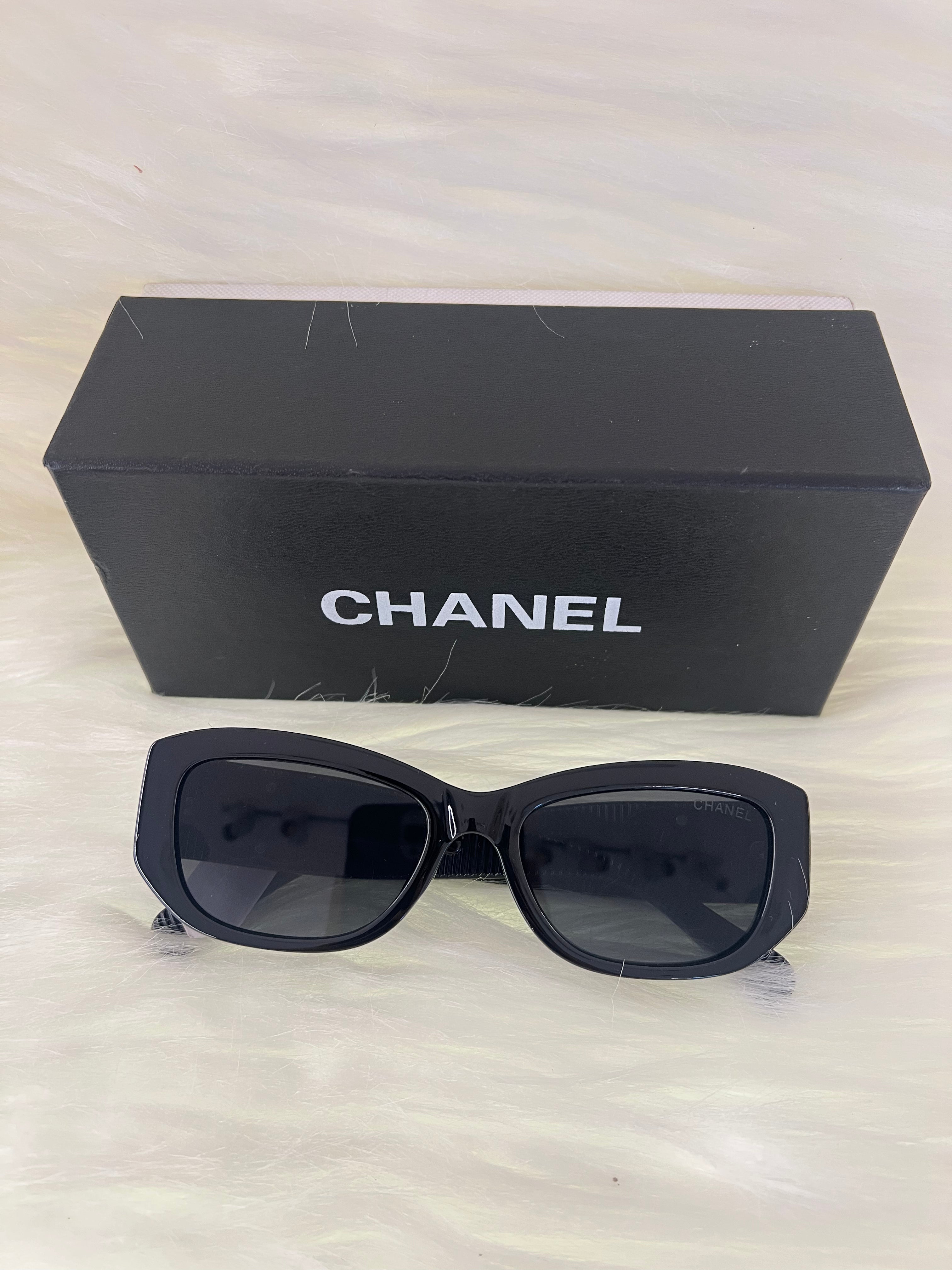 CHANEL SHADE/SUNGLASSES TBS-E24 BLACK