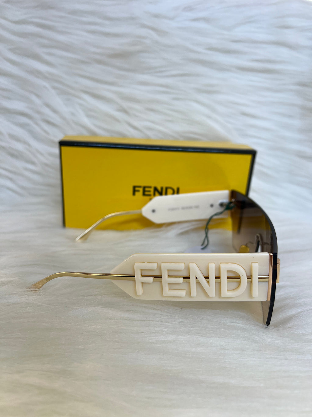 FENDI SHADE/SUNGLASSES TBS-E39 BROWN