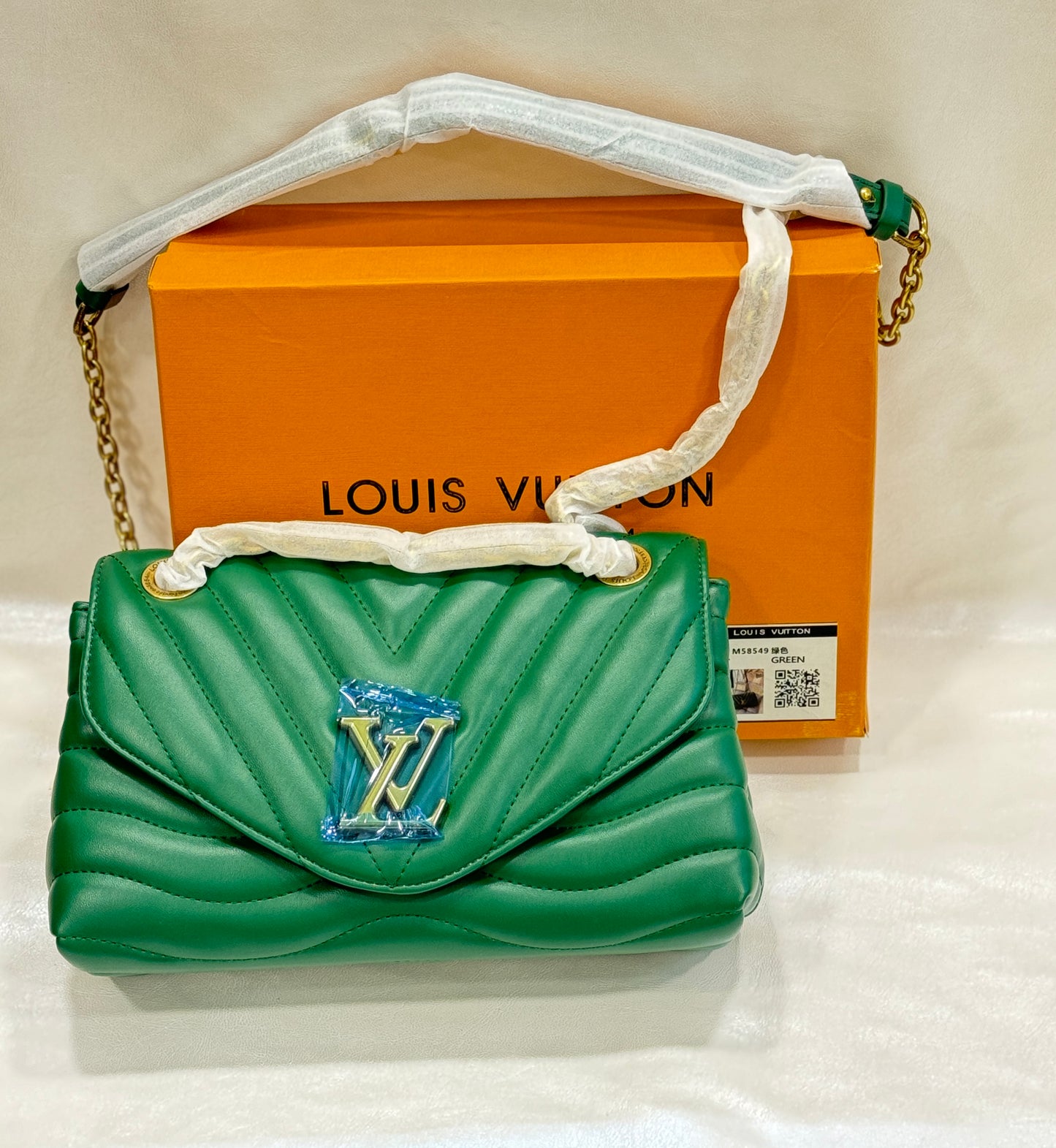 LOUIS VUITTON GREEN COLOR  SLING BAG ( WITH BOX )