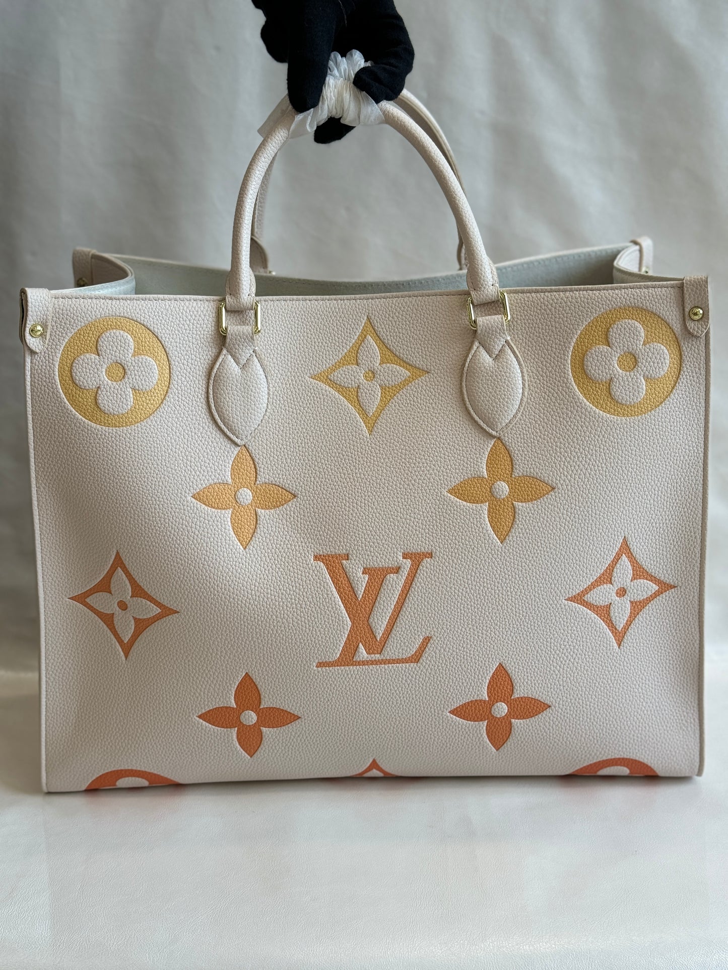 LOUIS VUITTON ON THE GO MM FLOWERS TOTE BAG ( WITHOUT BOX )