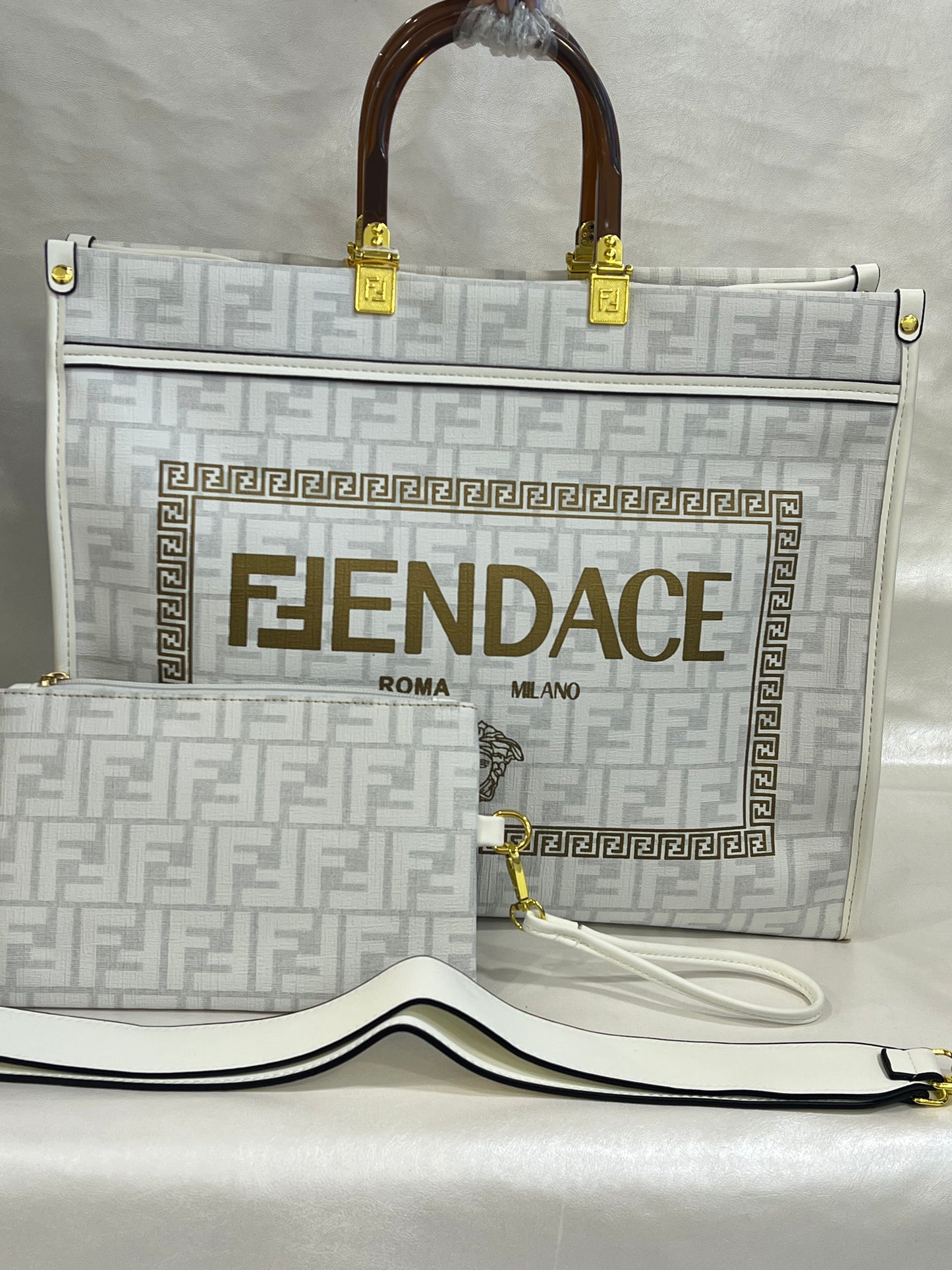FENDI ROMA WHITE TOTE ( WITHOUT BOX )