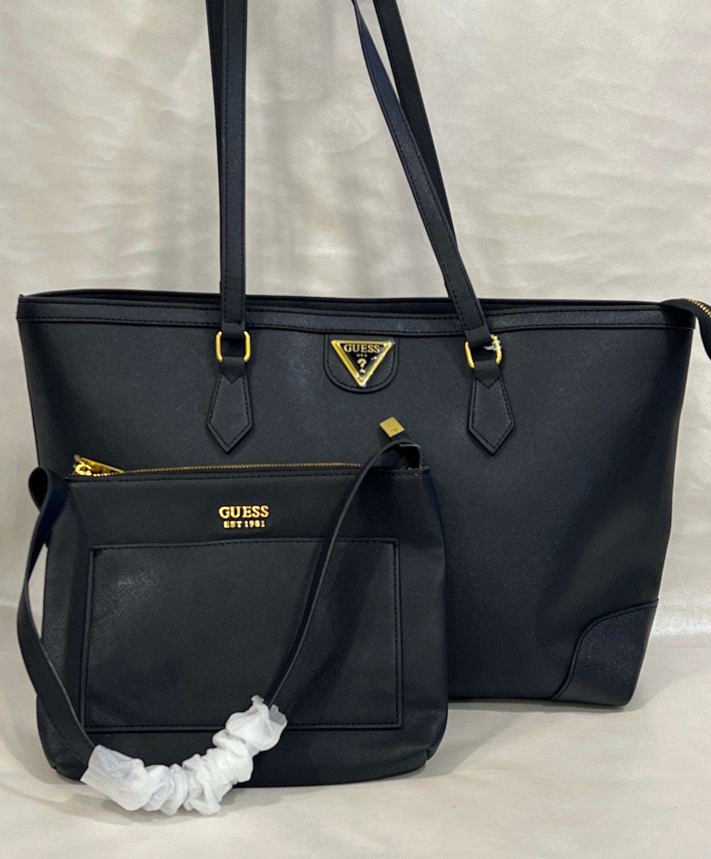 GUESS BLACK WITH SMALL POCKET TOTE BAG ( WITHOUT BOX )