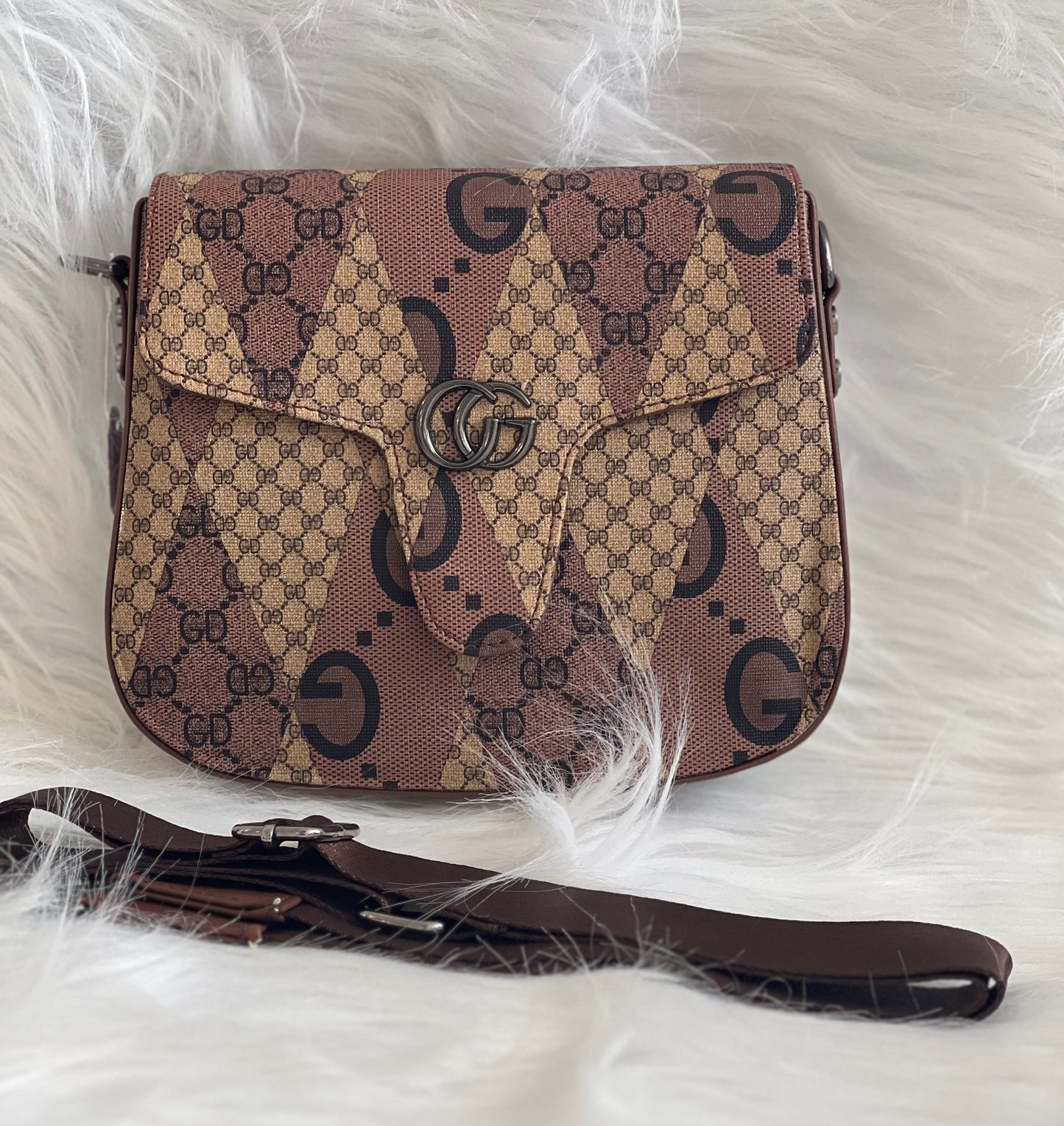 GUCCI DARK BROWN CASUAL BAG ( SLING BAG )
