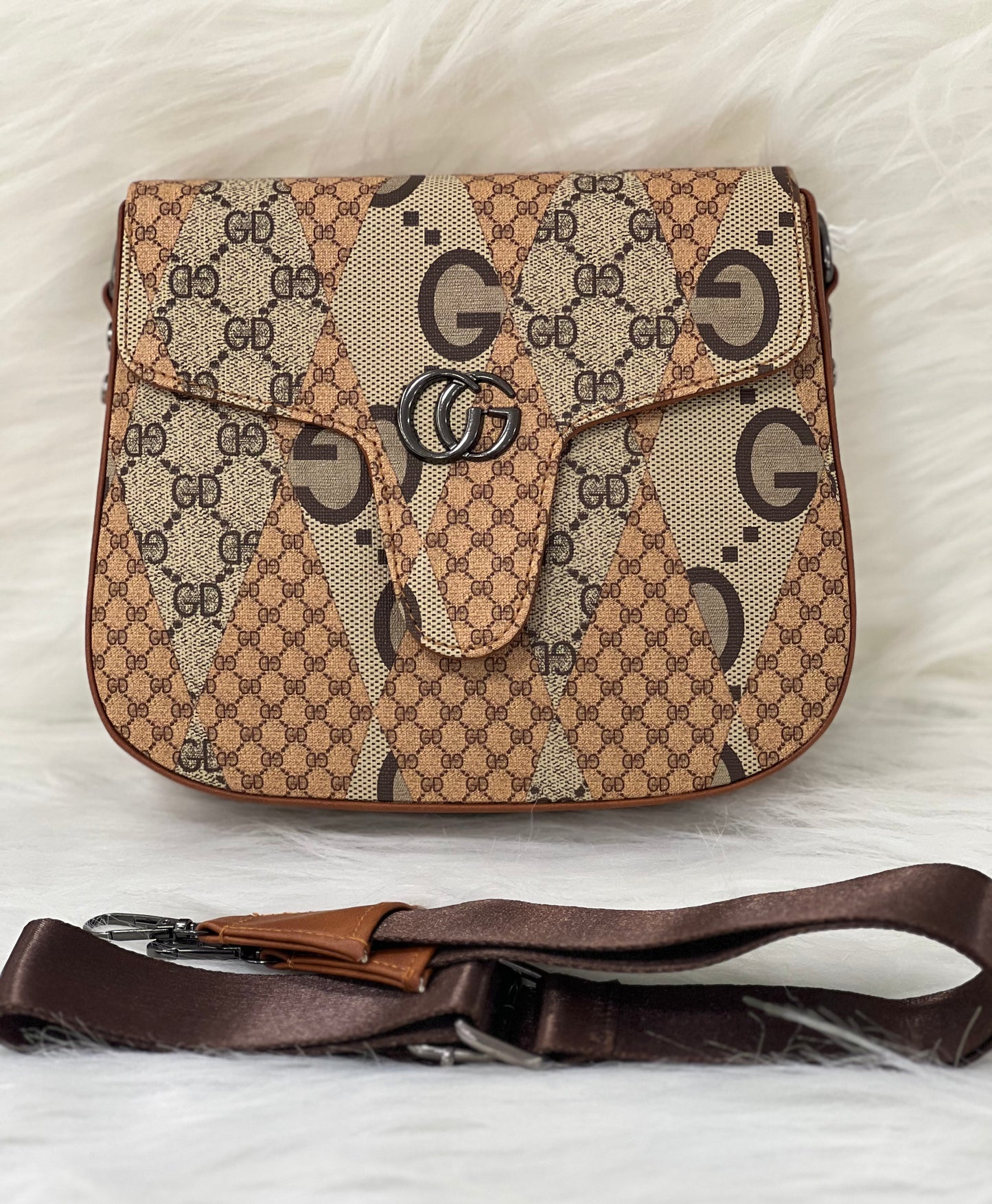 GUCCI BROWN CASUAL BAG ( SLING BAG )