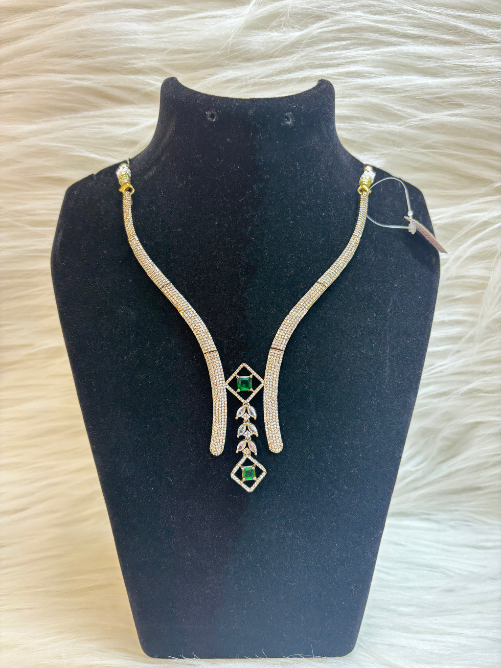 EMERALD V-CUT DIAMOND LOOK HASLI NECKLACE SET WITH EARRINGS TBS-50