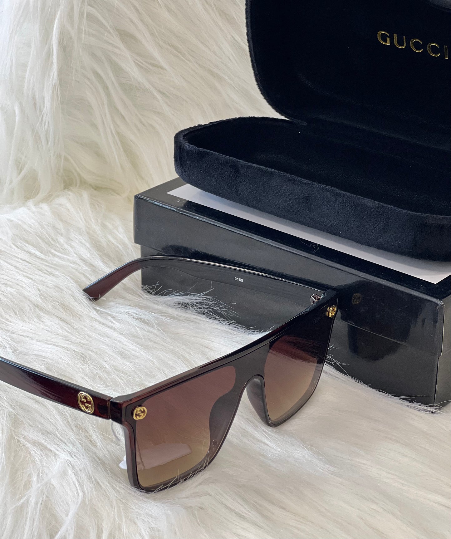 GUCCI SUNGLASSES ( WITH BOX )