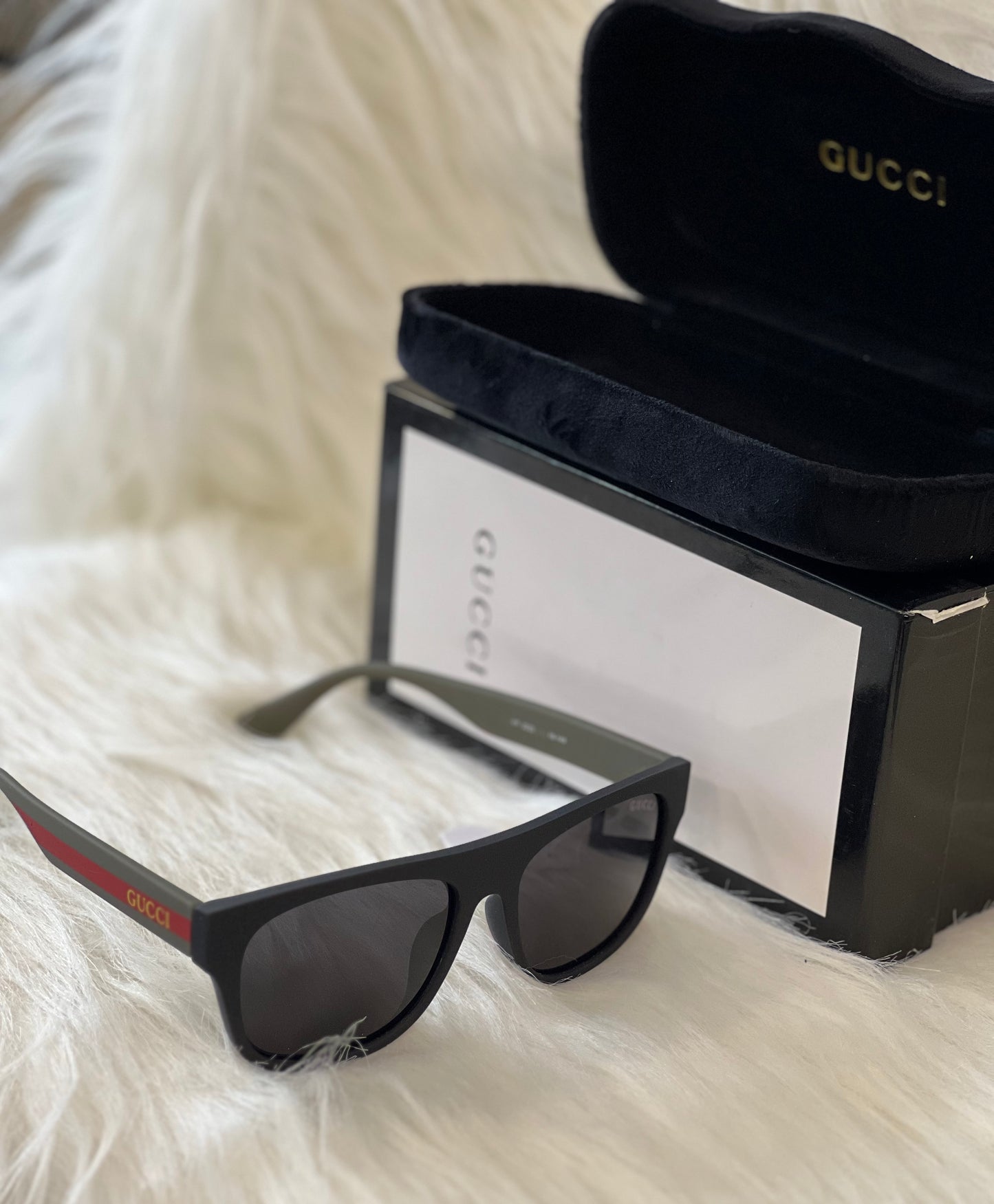 GUCCI SUNGLASSES ( WITH BOX )