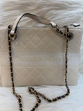 DIANA KORR WHITE QUILTED MEDIUM TOTE BAG WITH DIANA KORR EMBOSSED LOGO AND GOLD CHAIN STRAP TBS-DK26