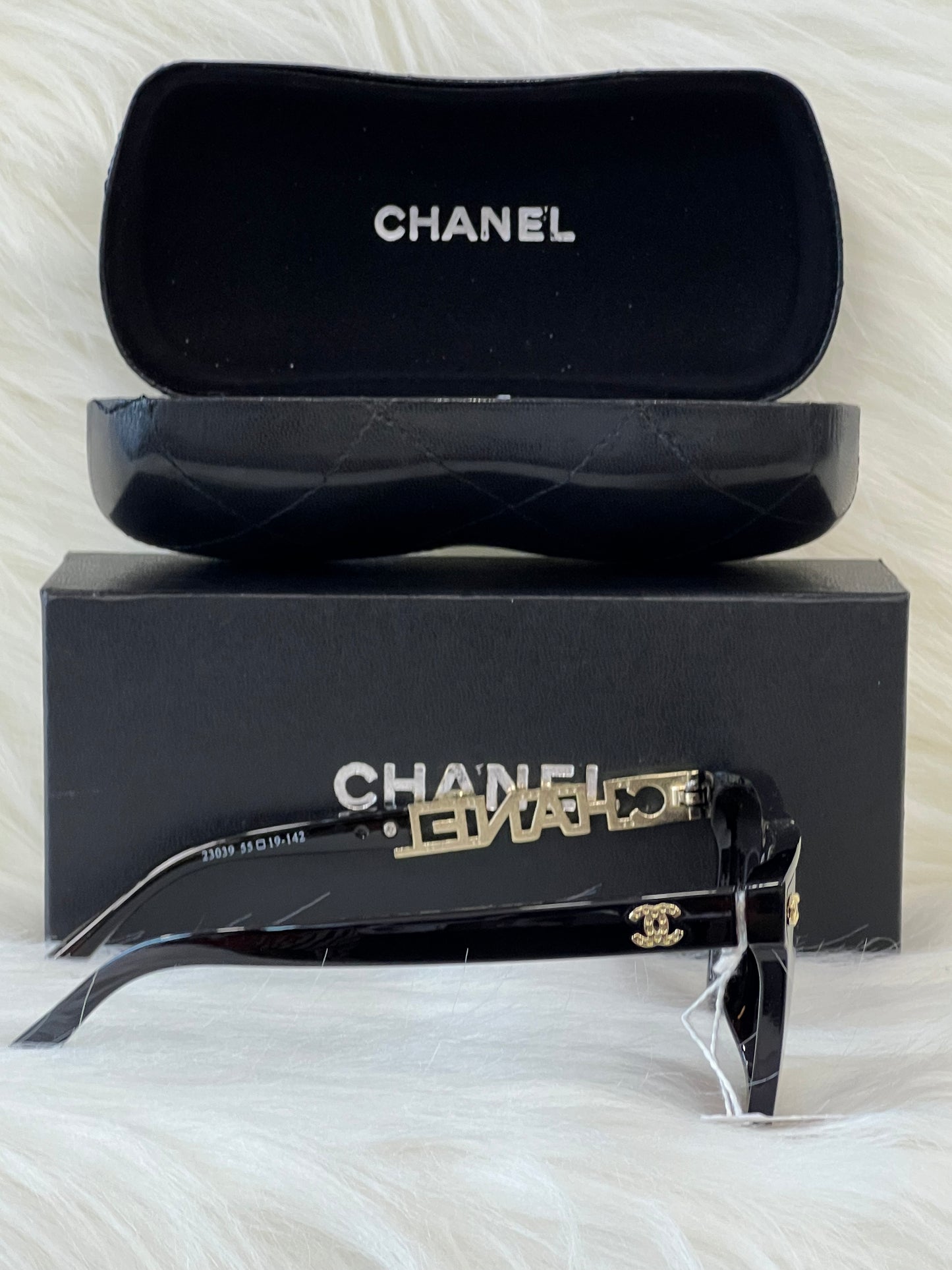 CHANEL SUNGLASSES ( WITH BOX )