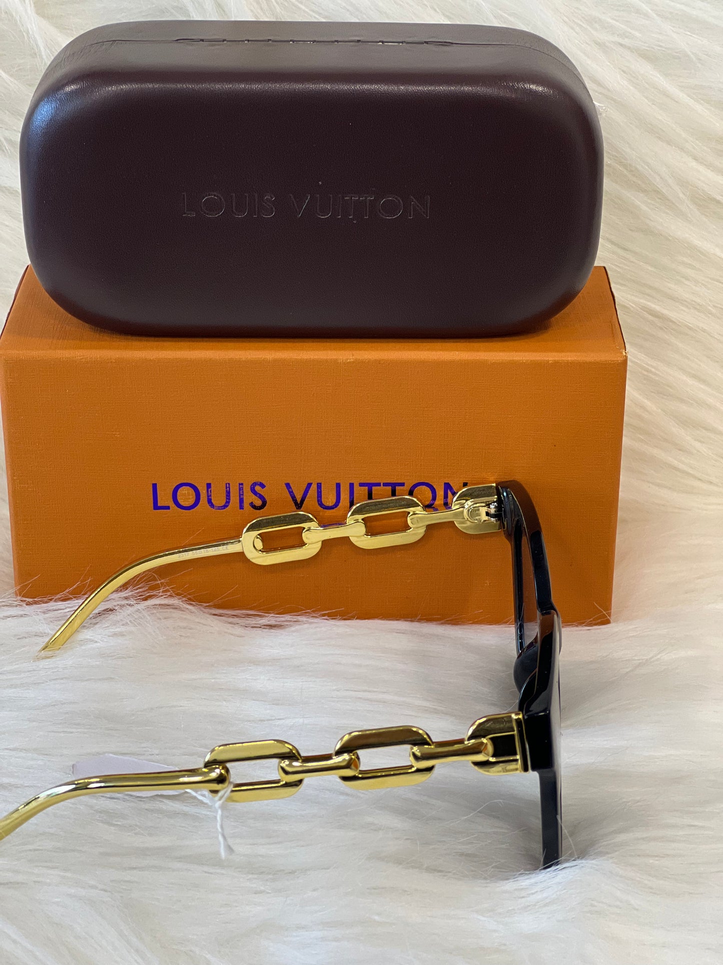 LOUIS VUITTON SUNGLASSES ( WITH BOX )