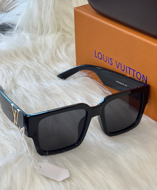 LOUIS VUITTON SUNGLASSES ( WITH BOX )