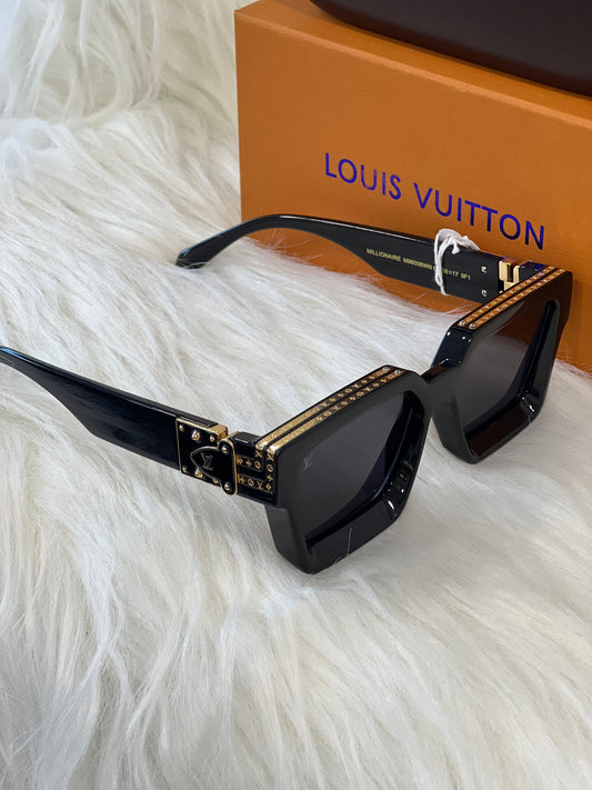LOUIS VUITTON  SUNGLASSES ( WITH BOX )