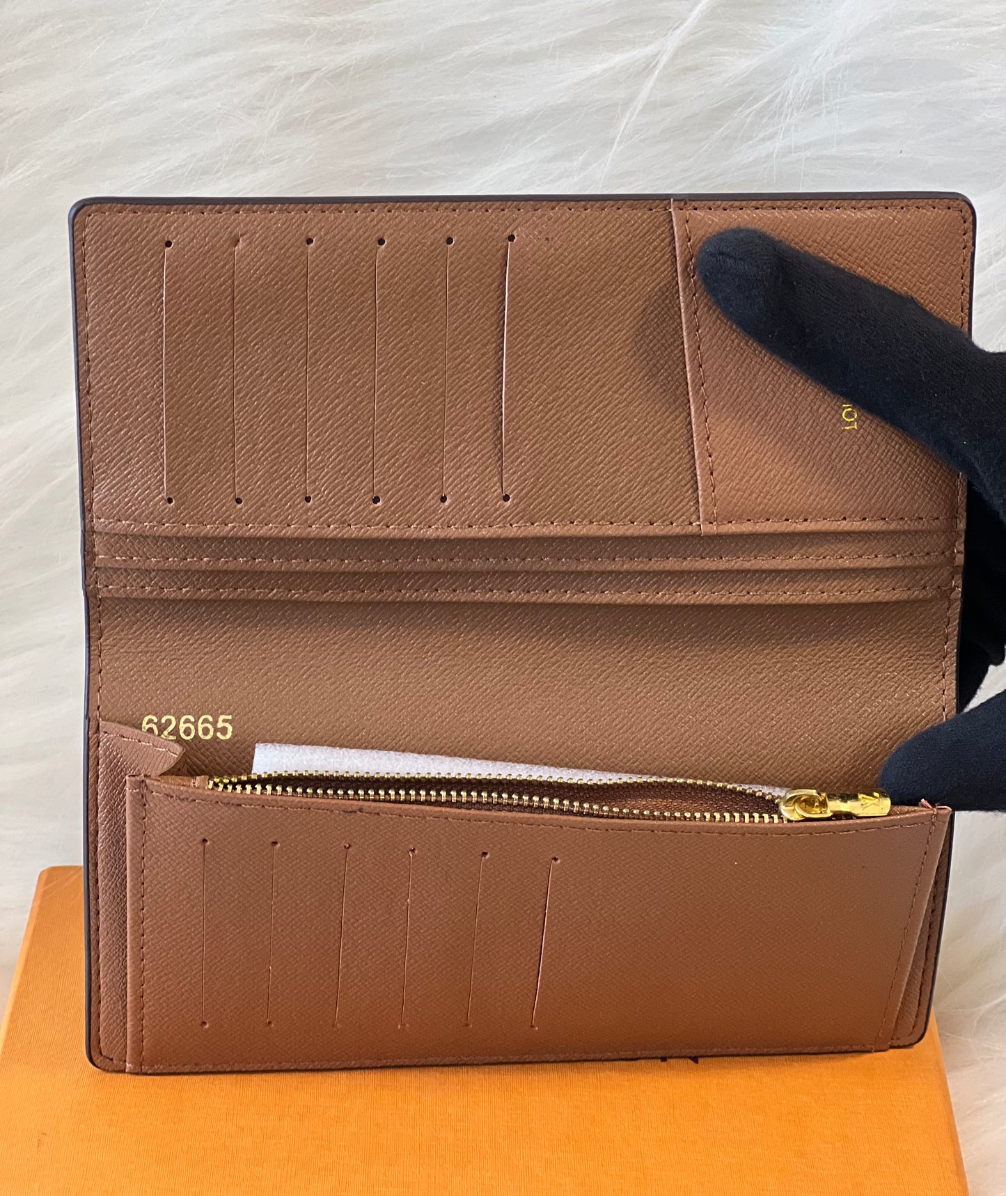 Louis Vuitton Push Lock  Wallets For Women ( With Box )