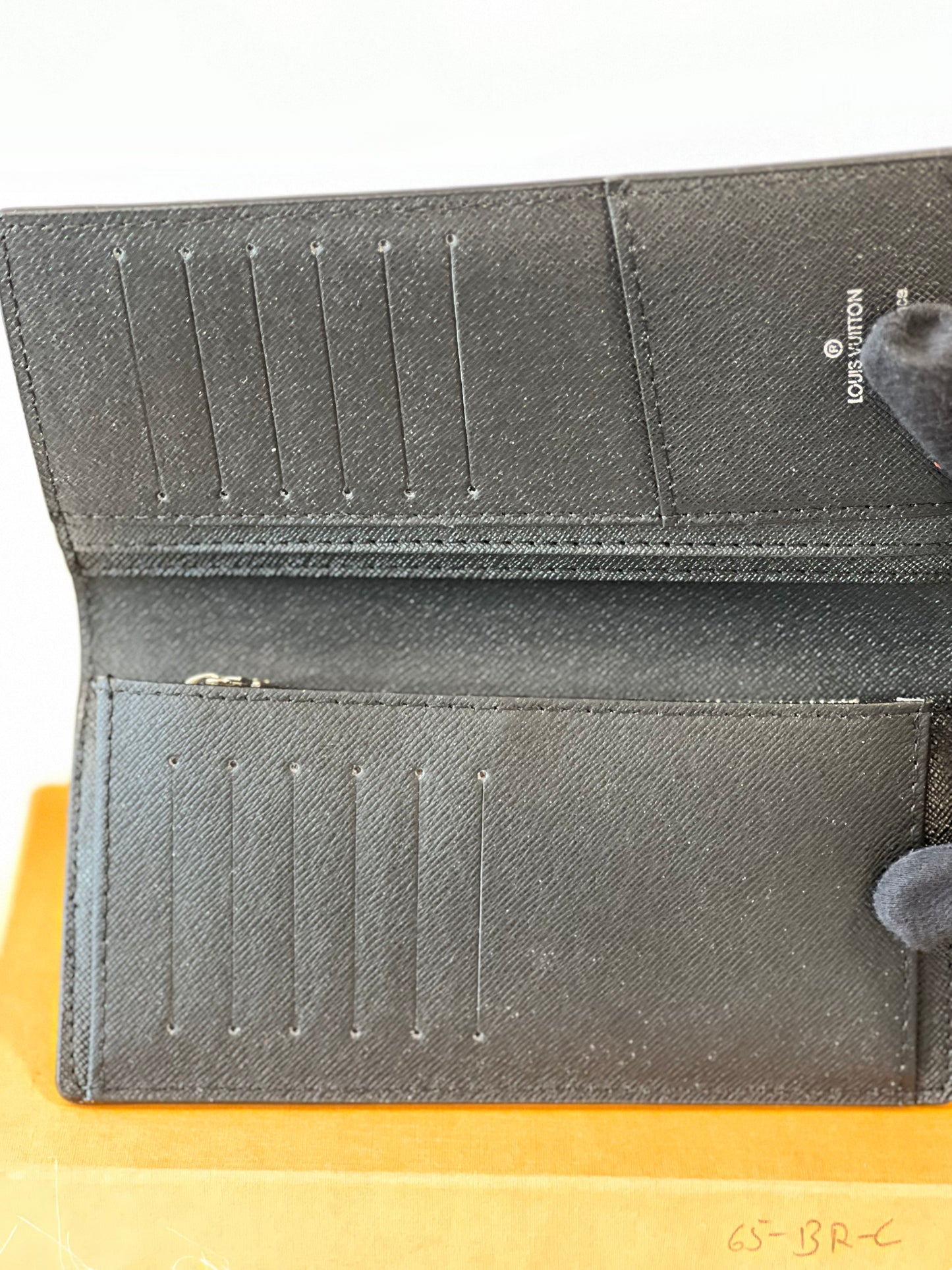 Stylish Louis Vuitton Wallet for Women ( With Box )