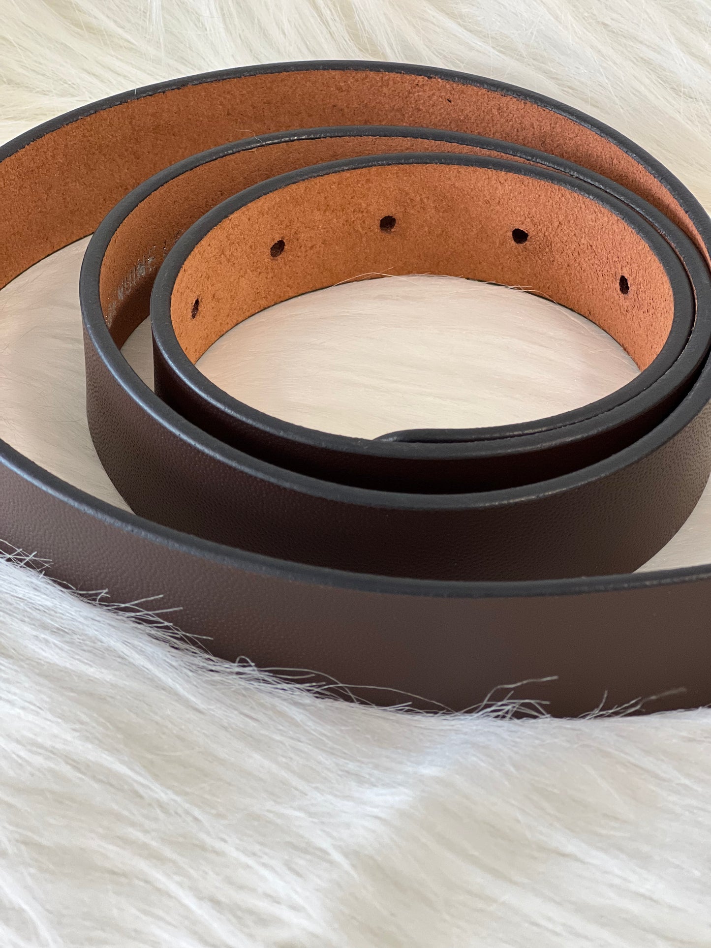 Gucci Grey Logo Buckle Belt