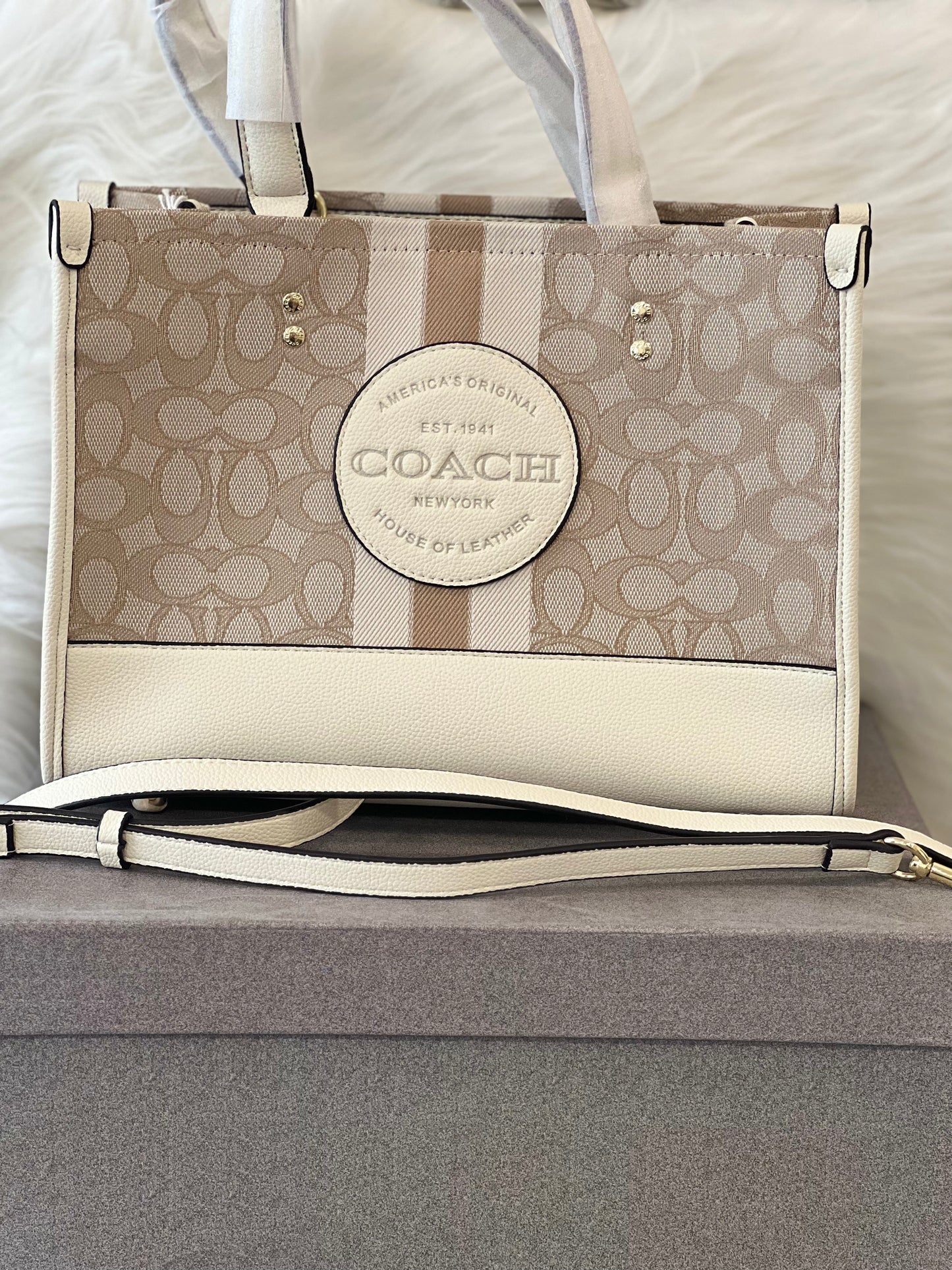 Coach Off White Hand Bag ( Double With Box )