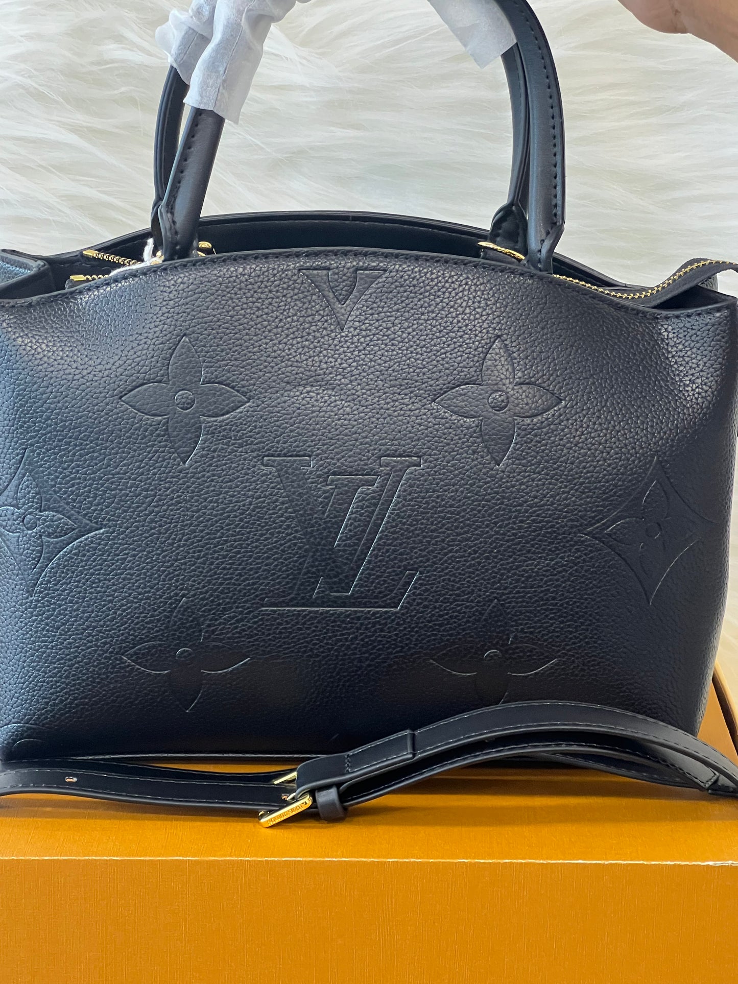 Louis Vuitton Black  Premium Handbag ( With Double Box Packaging )