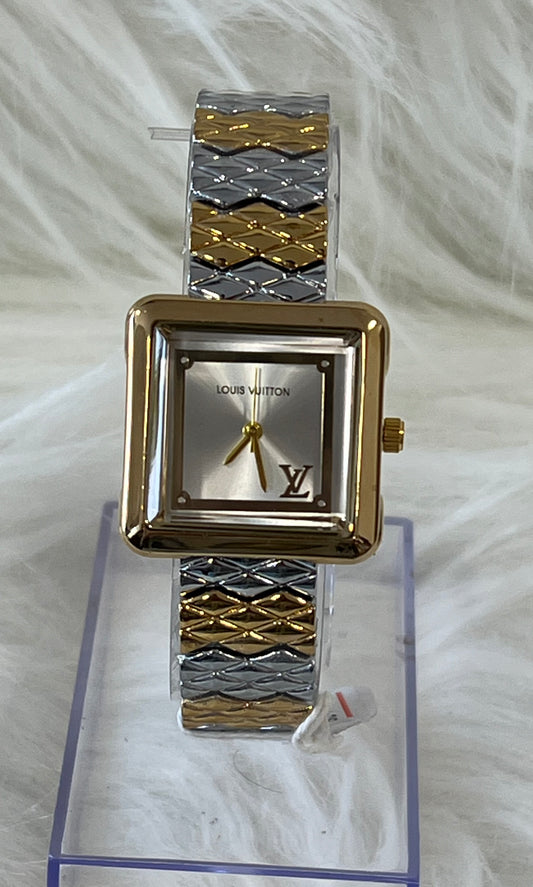 Louis Vuitton Watch For Women’s ( Without Box )