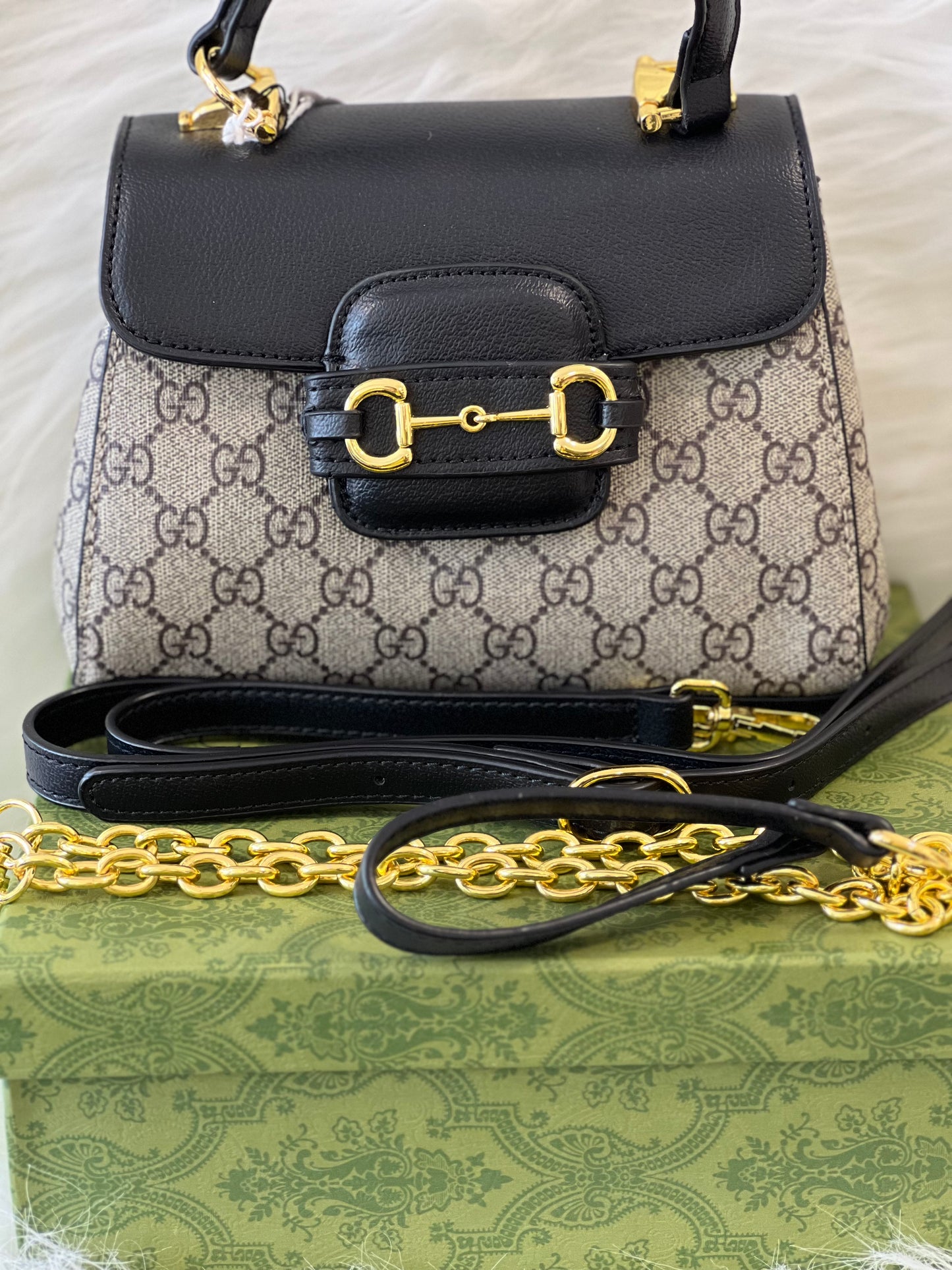 GUCCI BLACK SLING BAG ( WITH BOX )