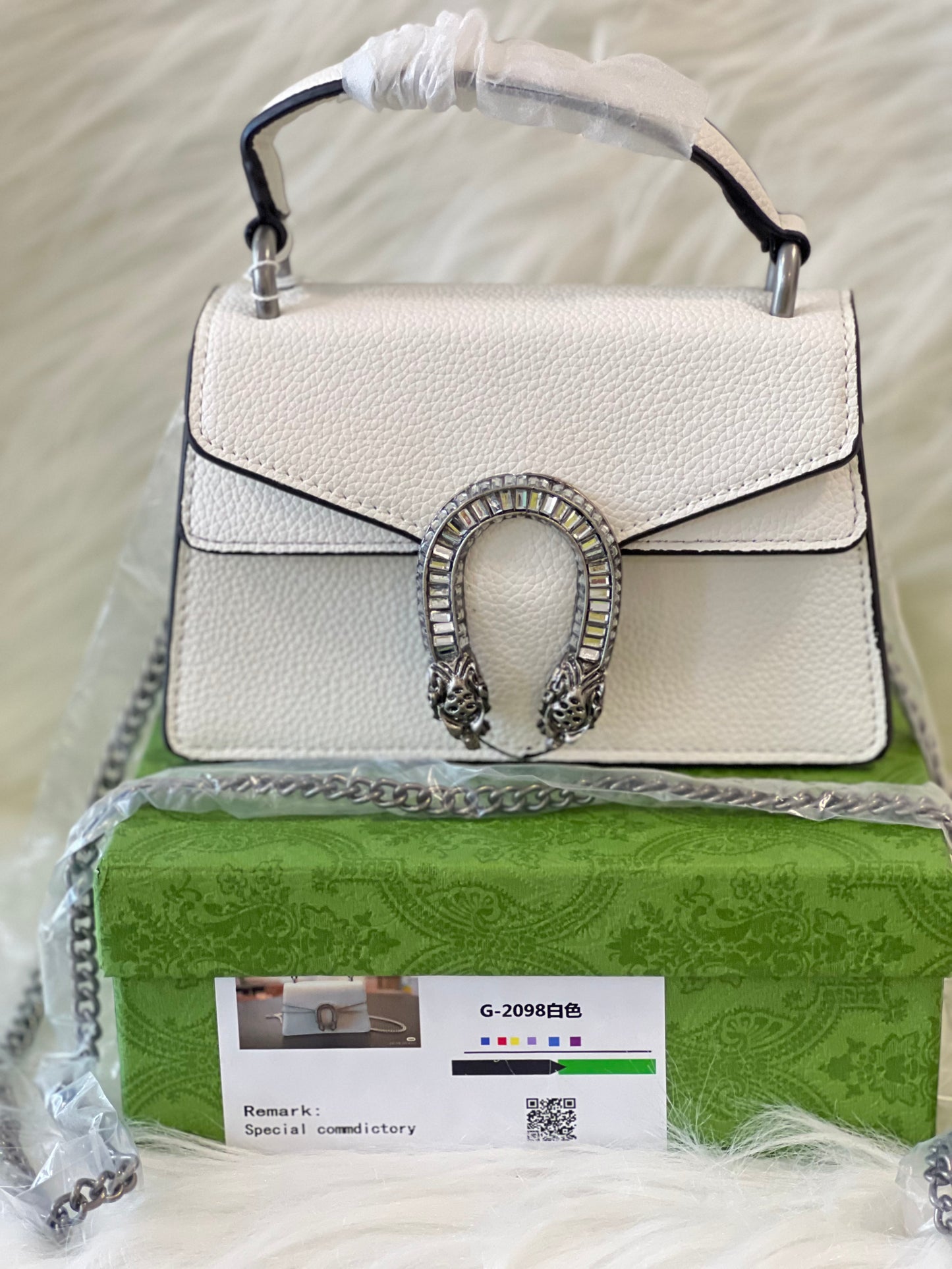 GUCCII WHITE LARGE SLING BAG (WITH BOX)