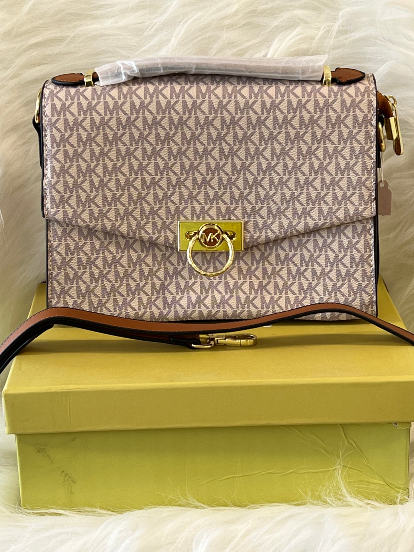 MIICHAEL KORS BEIGE COFFEE HAND BAG ( WITH BOX )