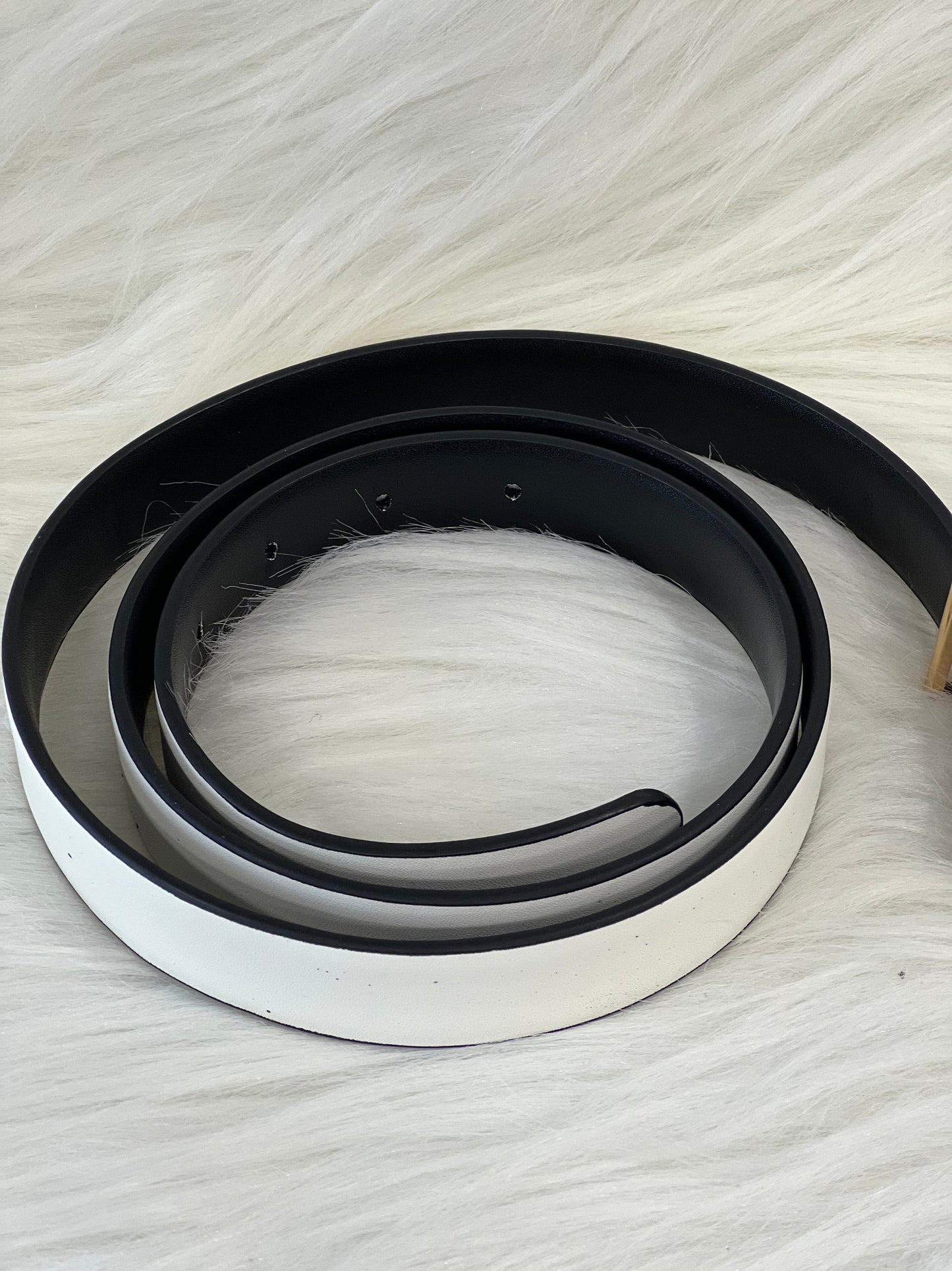 DG logo buckle belt white color ( Without Box )